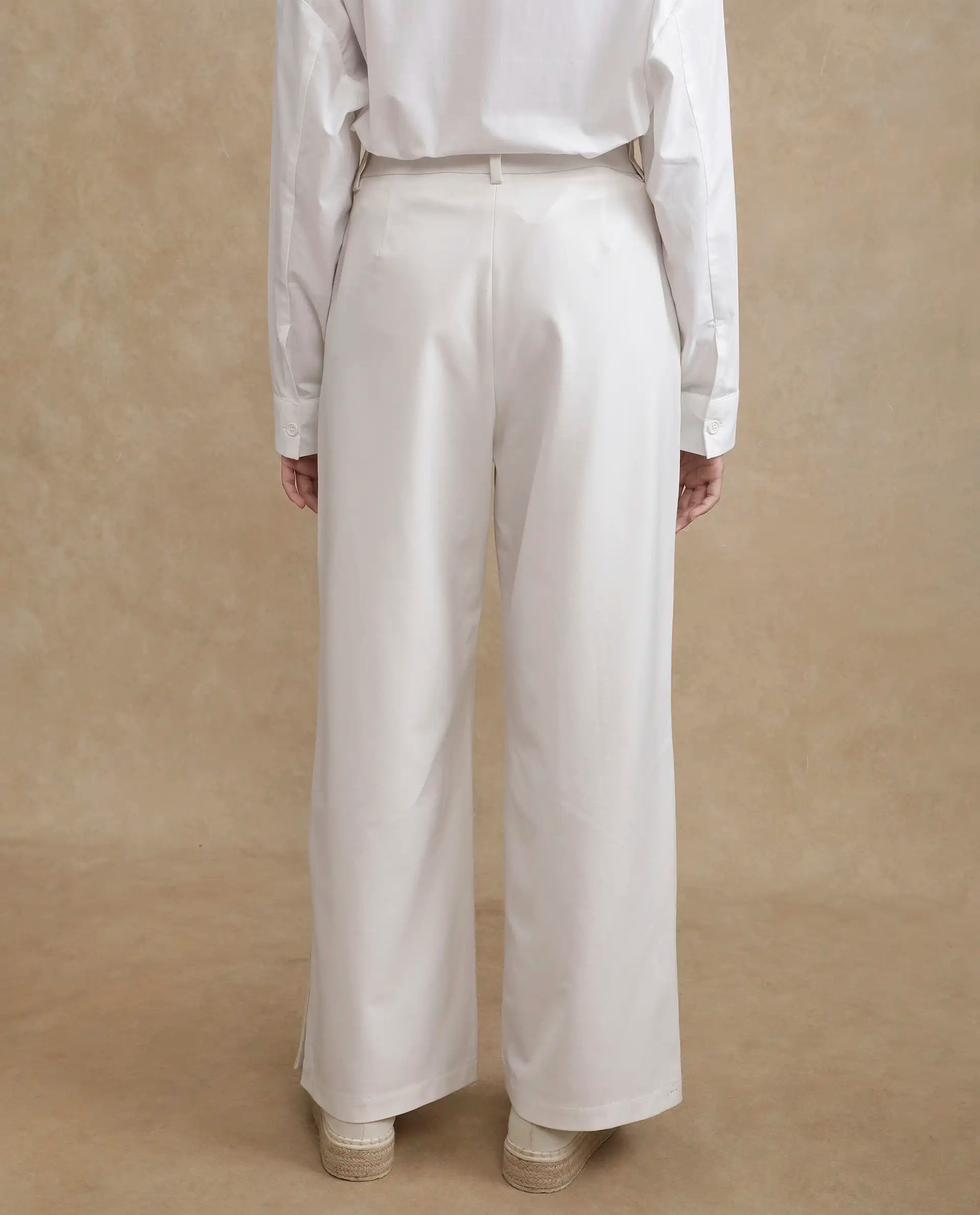 Rareism Women's Nocam B Off White Cotton Plain Ankle Length Wide Trouser