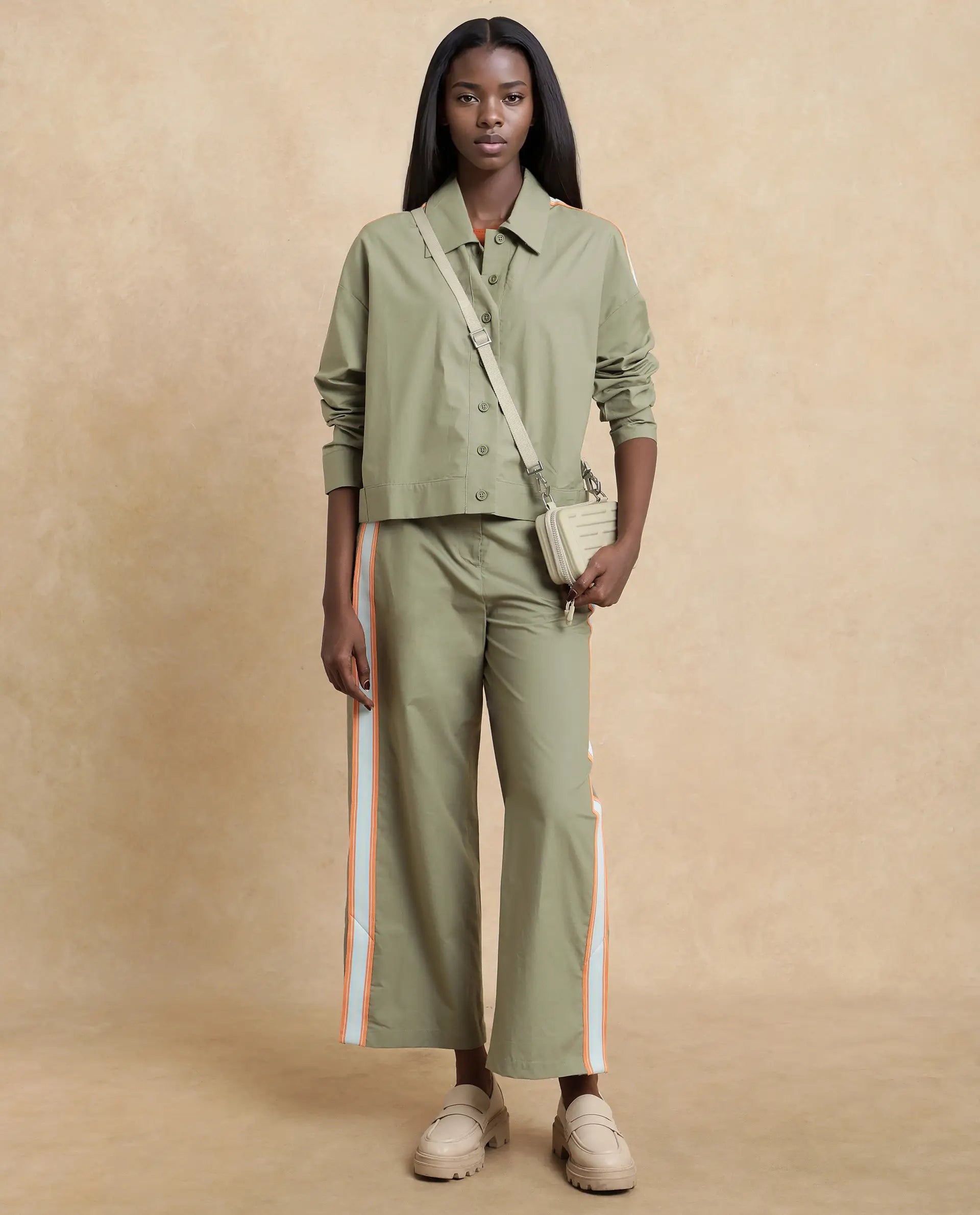 Rareism Women's Nocam S Dusky Green Cotton Spread Collar Plain Cuffed Sleeve Relaxed Fit Shirt