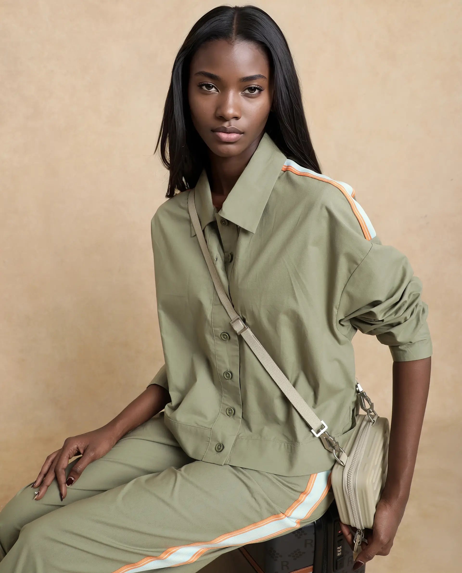 Rareism Women's Nocam S Dusky Green Cotton Spread Collar Plain Cuffed Sleeve Relaxed Fit Shirt