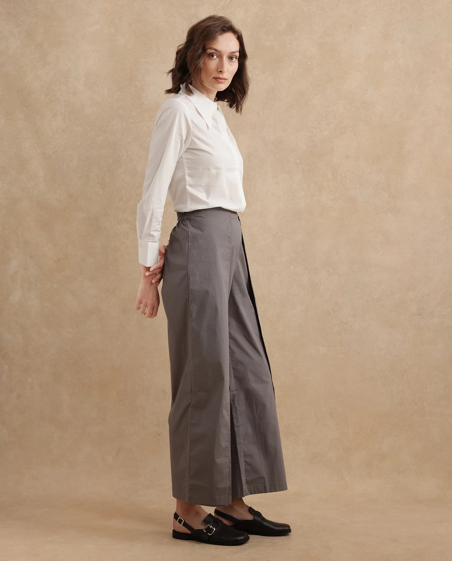 Rareism Women Oipi Grey Cotton Blend Fabric Wide Fit Ankle Length Plain Trouser