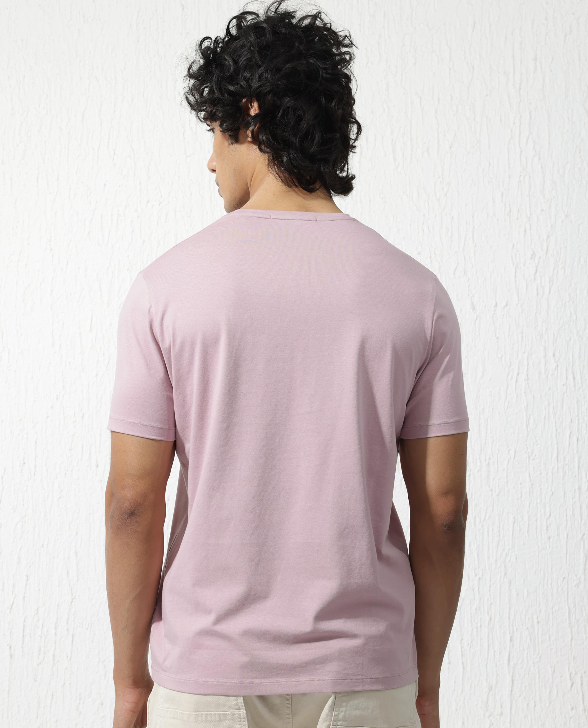 Rare Rabbit Mens Olios Light Pink Cotton Fabric Short Sleeve Crew Neck Satin Print T-Shirt