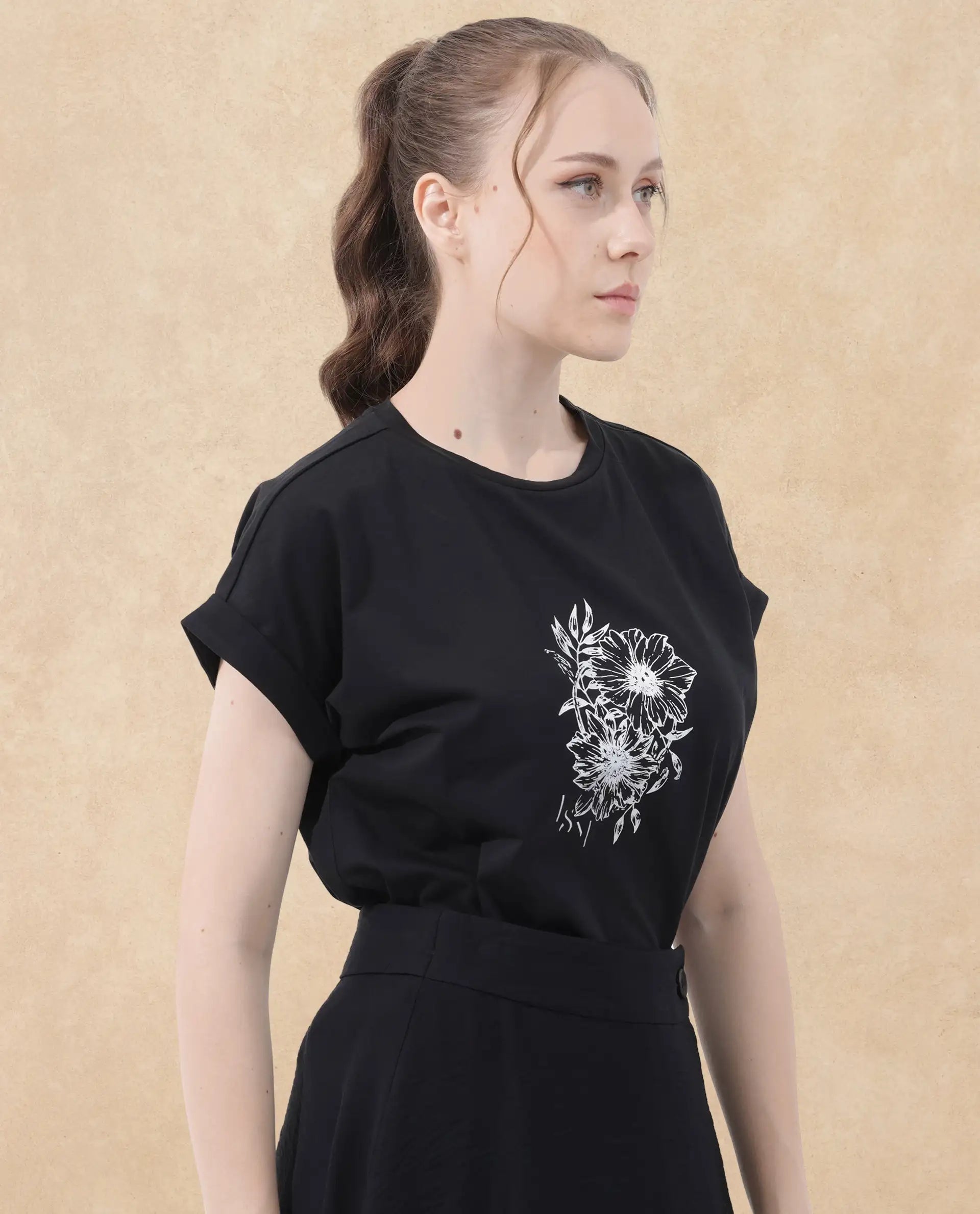 Rareism Women Ophili Black Cotton Elastane Fabric Crew Neck Knit Solid T-Shirt