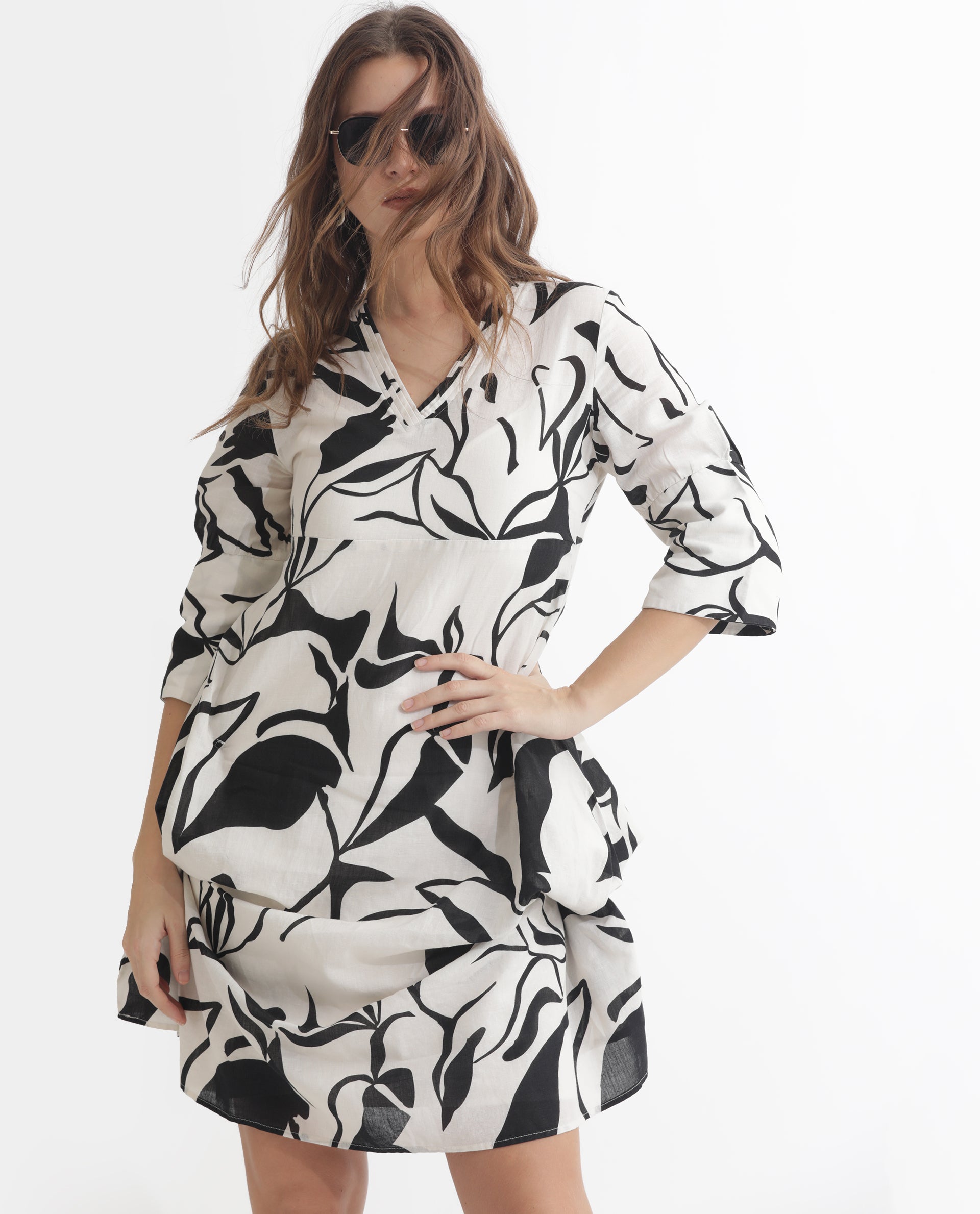 Rareism Women Oreink Off White Abstract Printed V Neck 3/4 Sleeves Asymmetric Hem Mini Dress