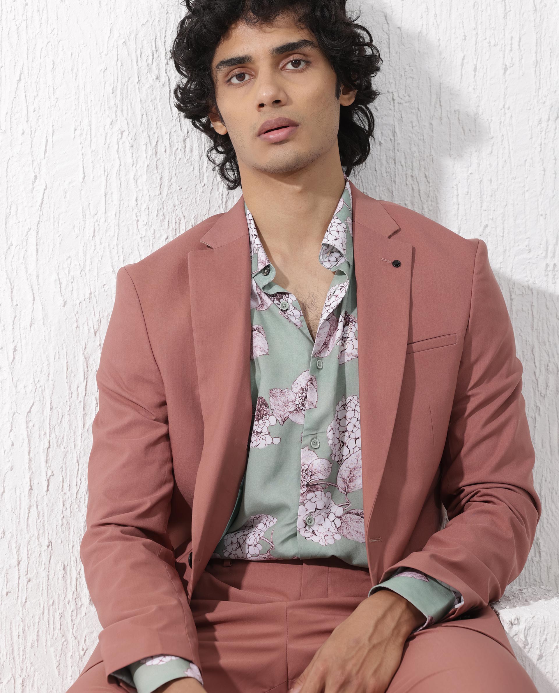 Rare Rabbit Men's Oscar Pastel Pink Polyester Viscose Fabric Notch Lapel Button Closure Single Breasted Suits