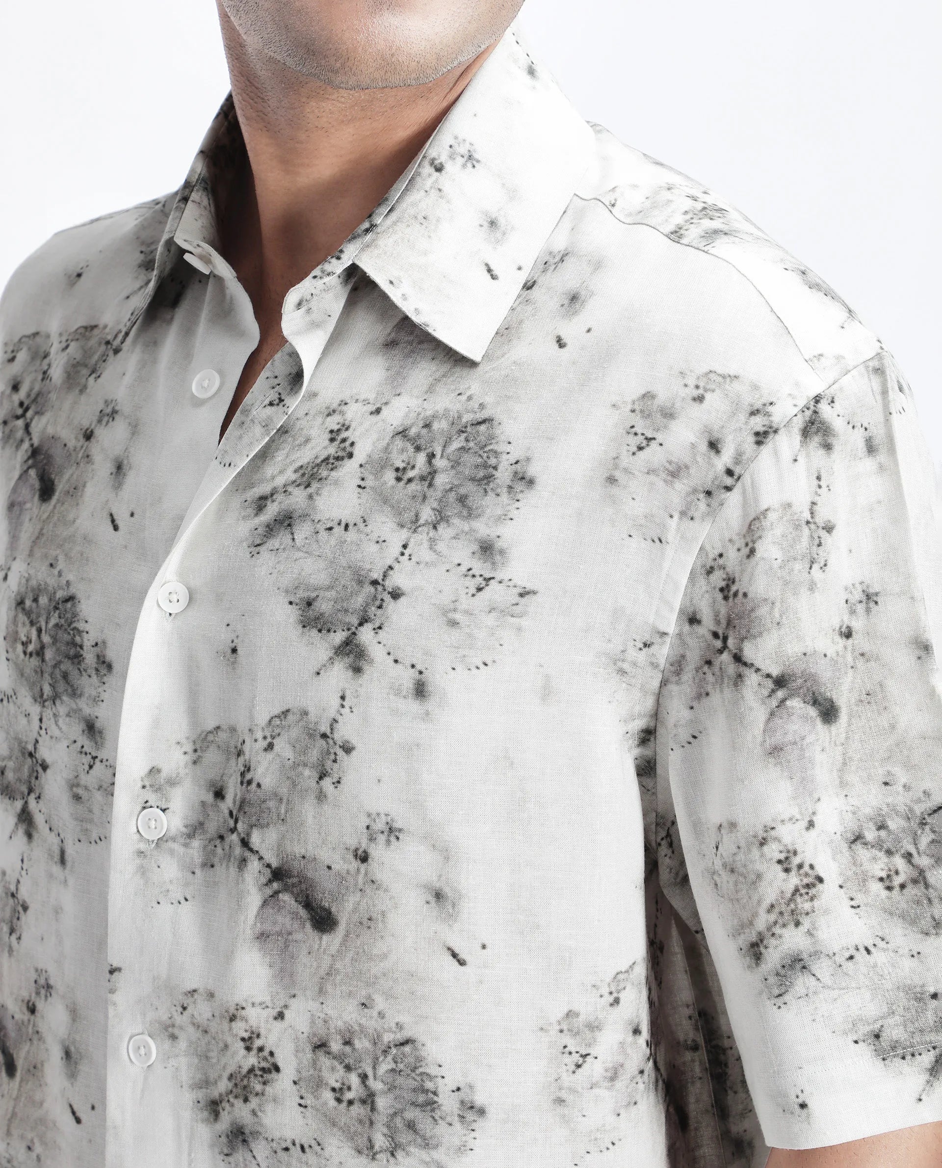Rare Rabbit Men's Palmz White Cotton Floral Print Regular Fit Half Sleeve Collared Shirt