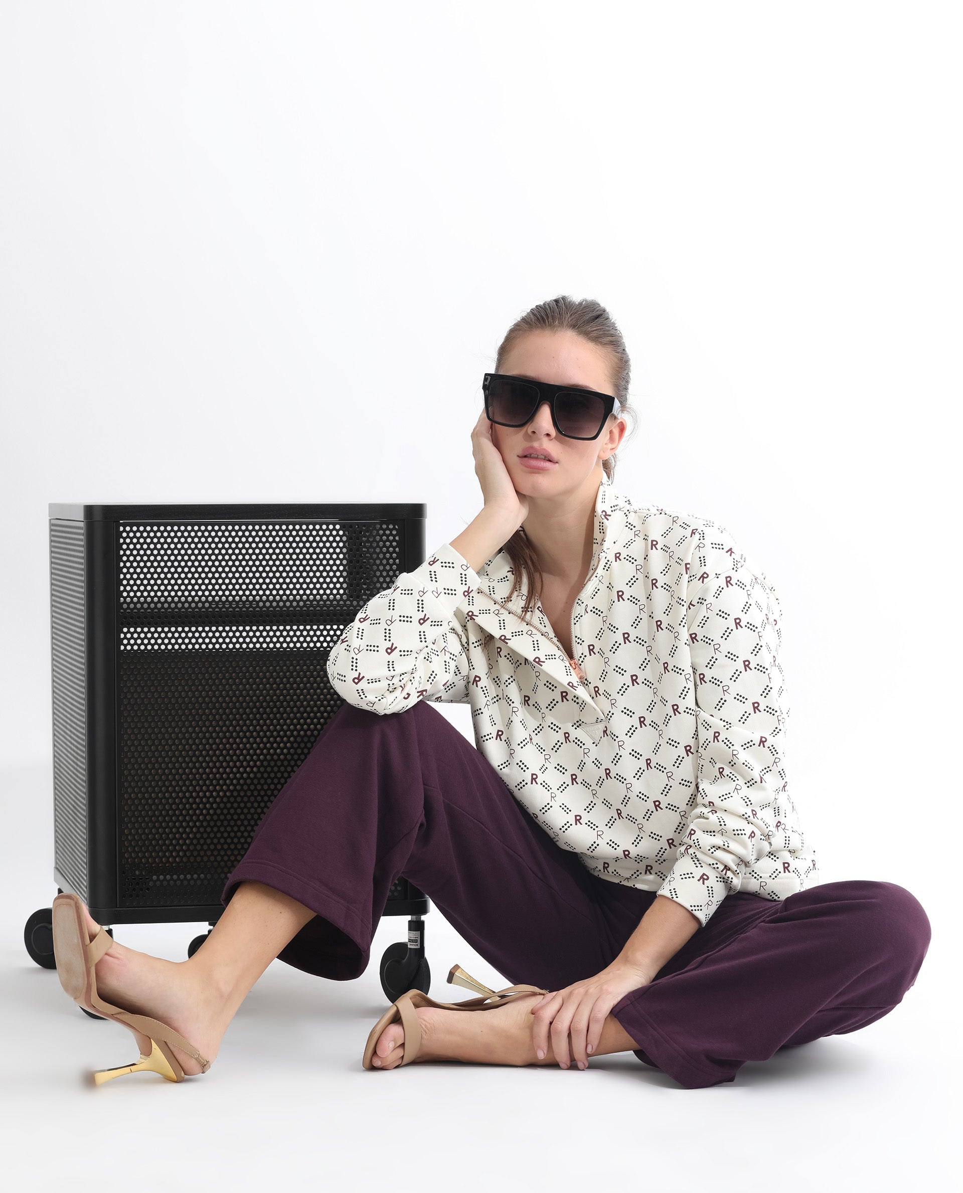 Rareism Women Pazoo T Dark Maroon Cotton Blend Fabric Flared Solid Mid Rise Ankle Length Track Pant