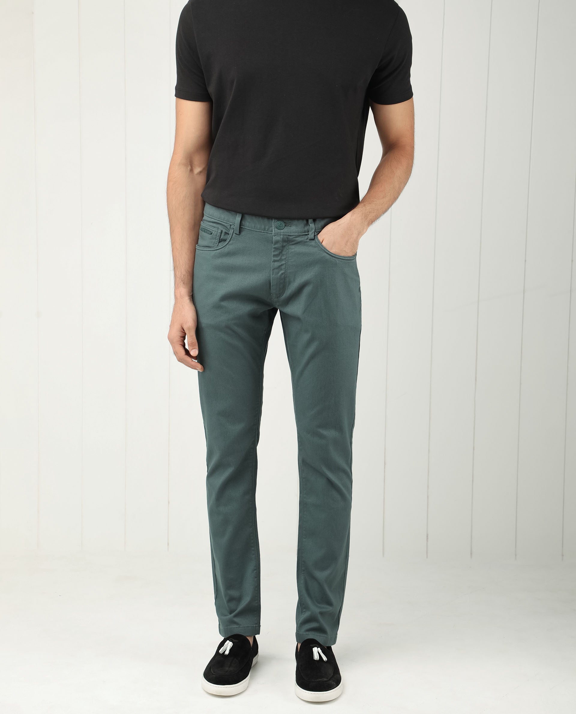 Rare Rabbit Men's Poke Dusky Green Solid Mid-Rise Regular Fit Trouser