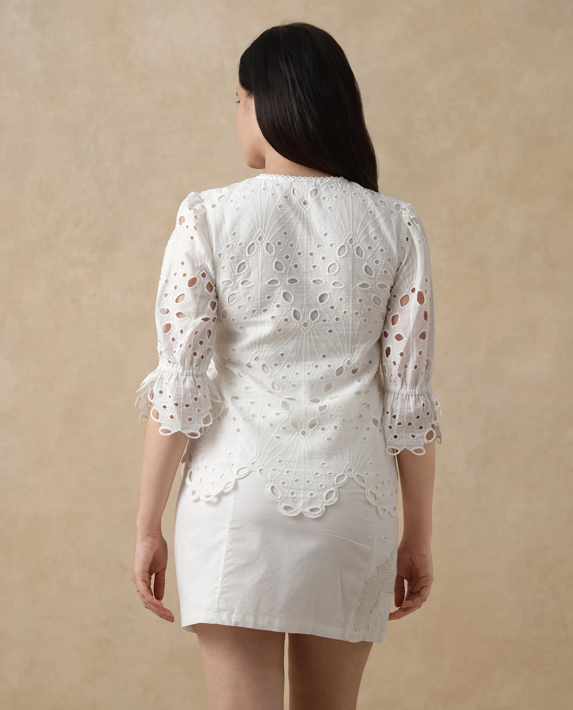 Rareism Women's Prefern White Cotton V-Neck Plain Puff Sleeves Regular Fit Top