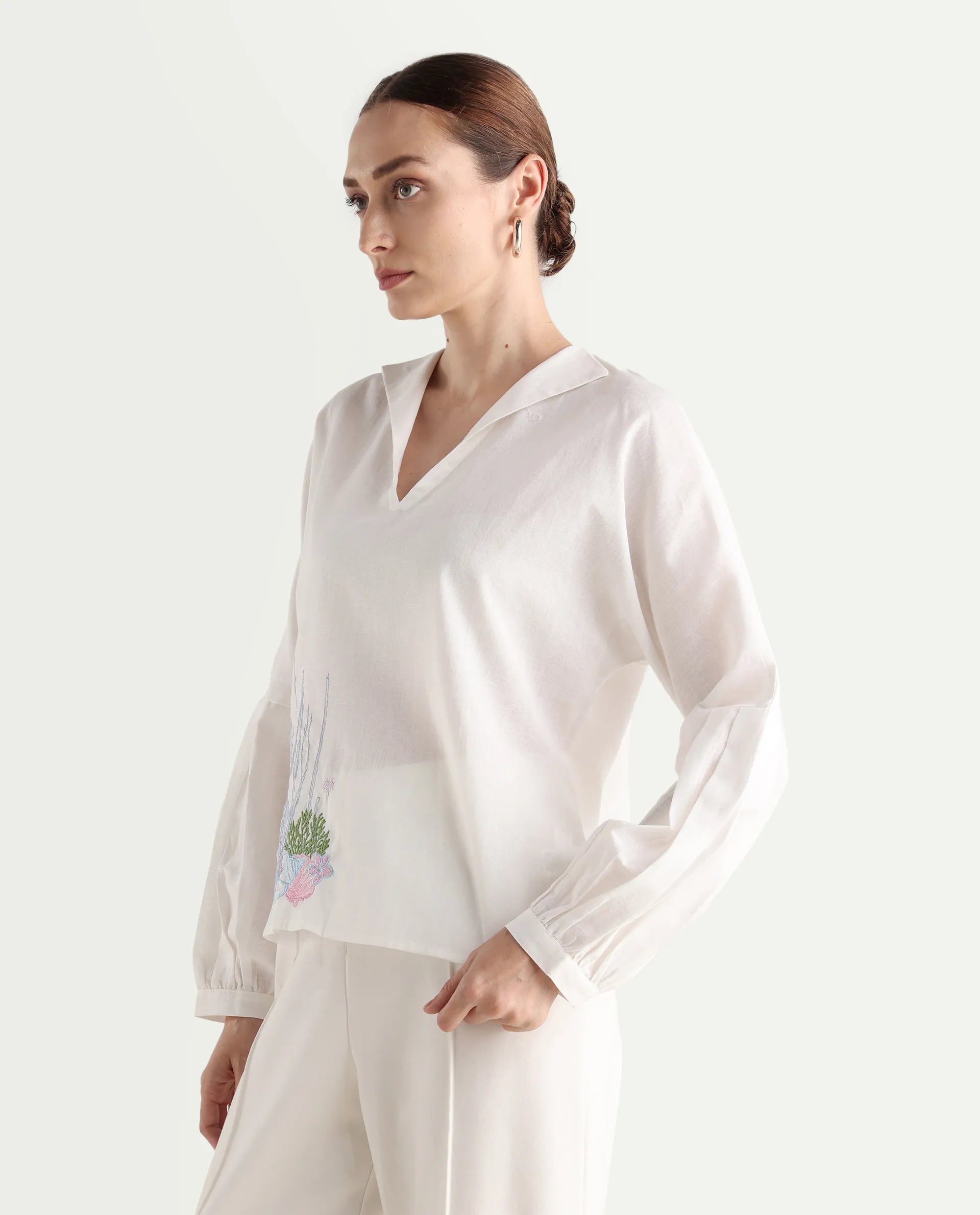 Rareism Women's Present White Cotton Lapel Neck Plain Balloon Sleeve Regular Fit Top
