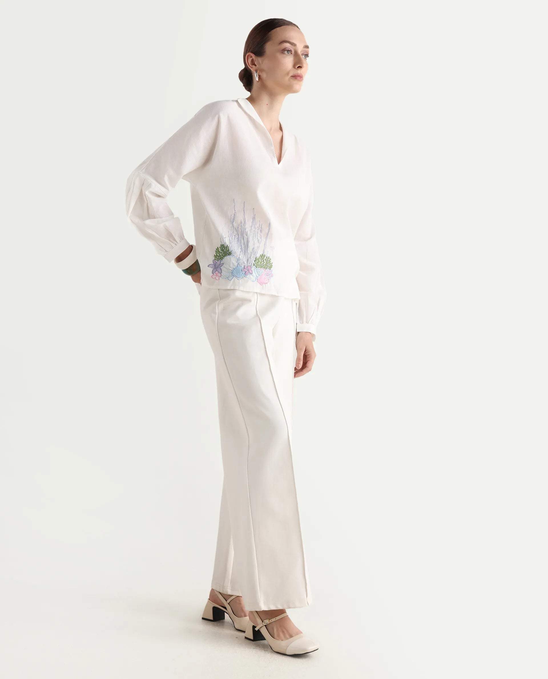 Rareism Women's Present White Cotton Lapel Neck Plain Balloon Sleeve Regular Fit Top
