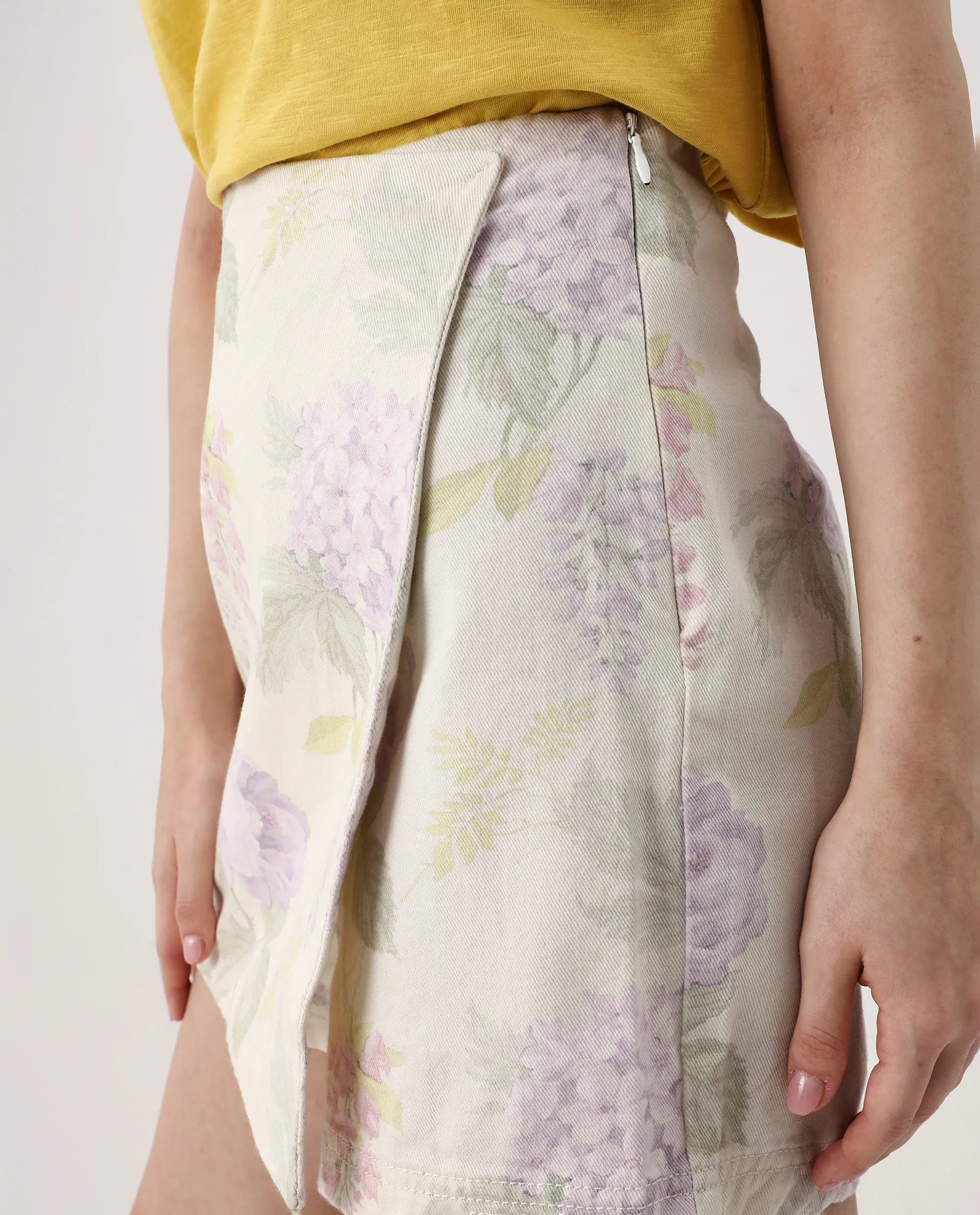 Rareism Women's Prewo Multi Cotton Floral Print Mini Regular Fit Skirt