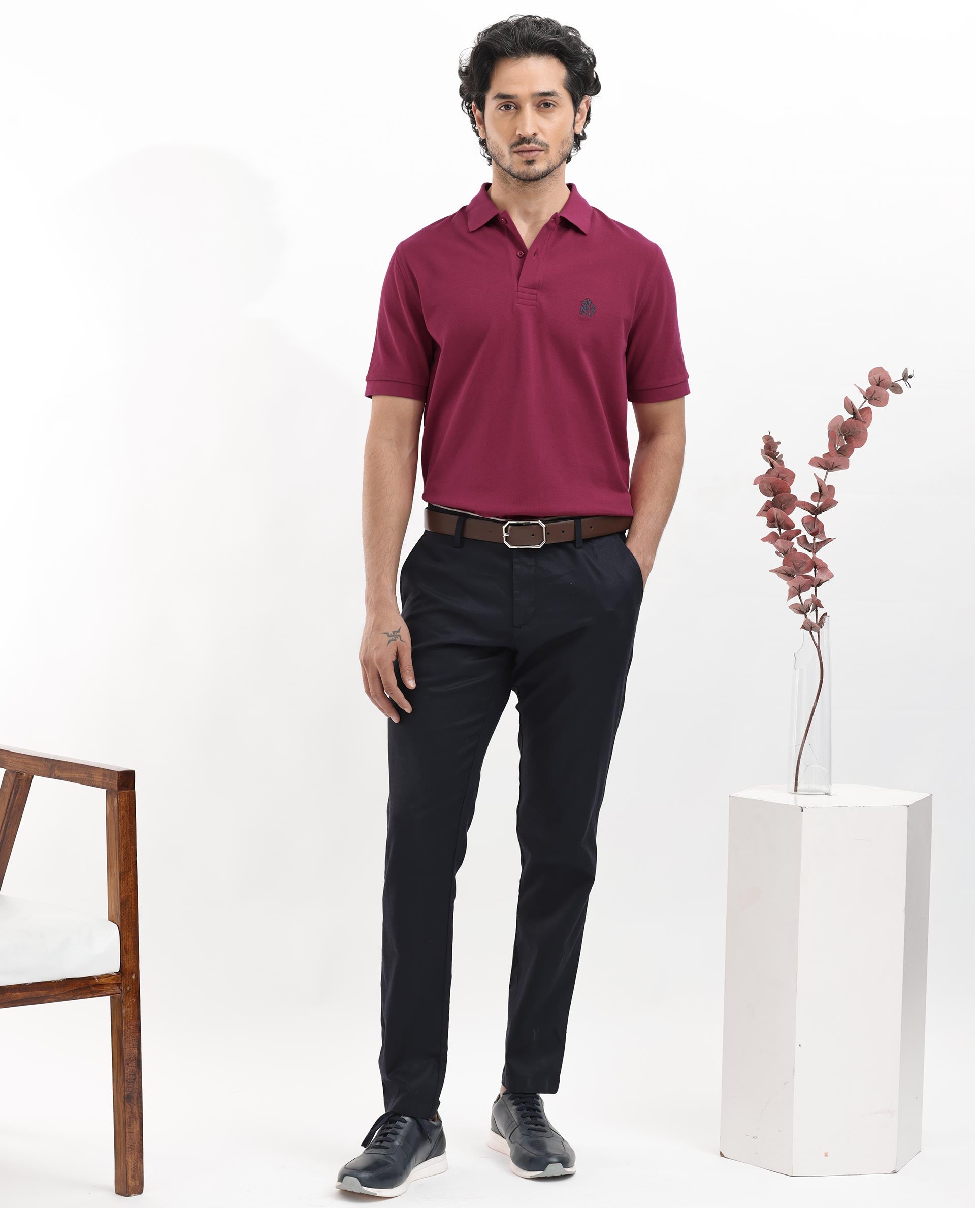 Rare Rabbit Mens Paret-Bright Red Short Sleeve Embroidered Logo Solid Polo T-Shirt