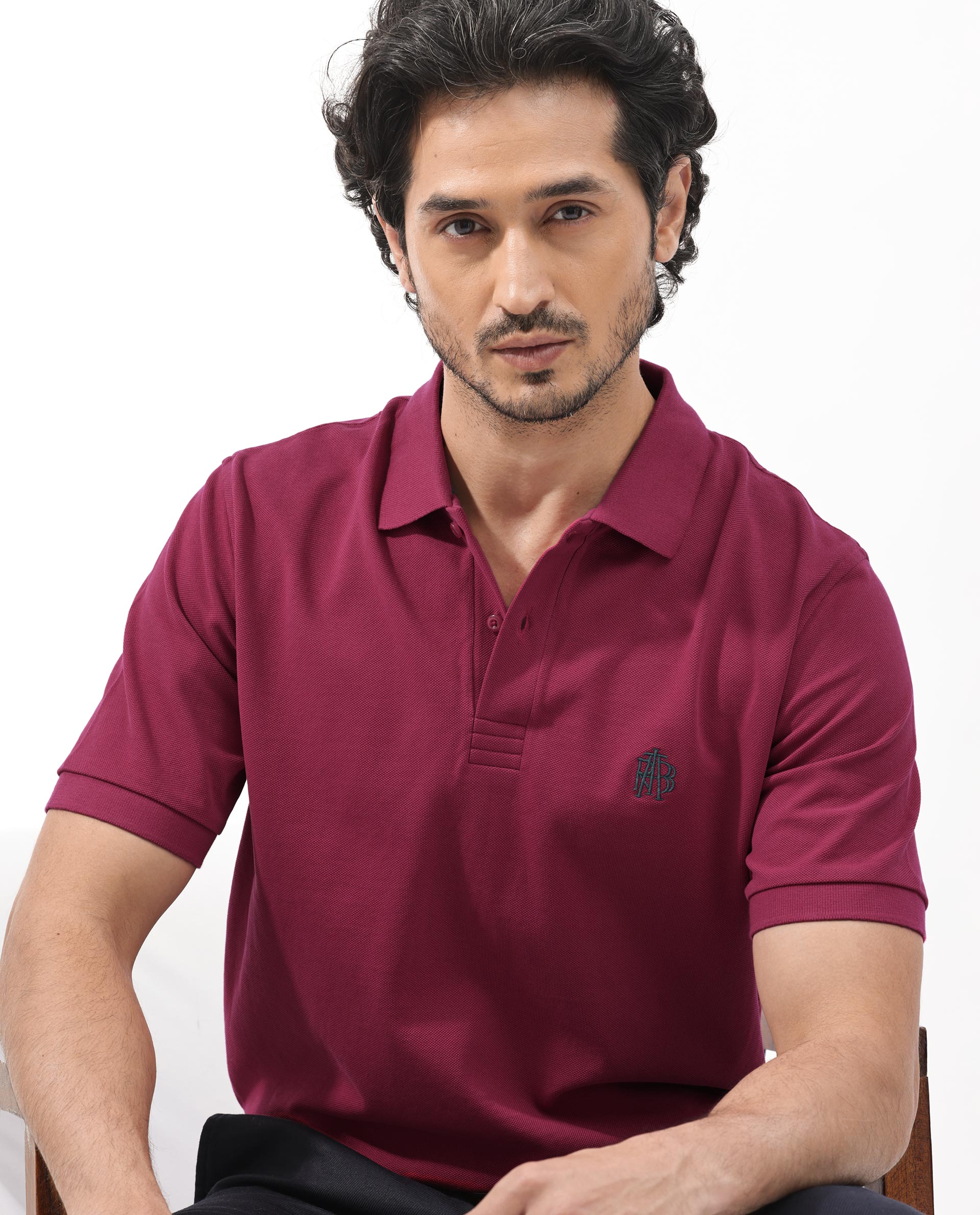 Rare Rabbit Mens Paret-Bright Red Short Sleeve Embroidered Logo Solid Polo T-Shirt