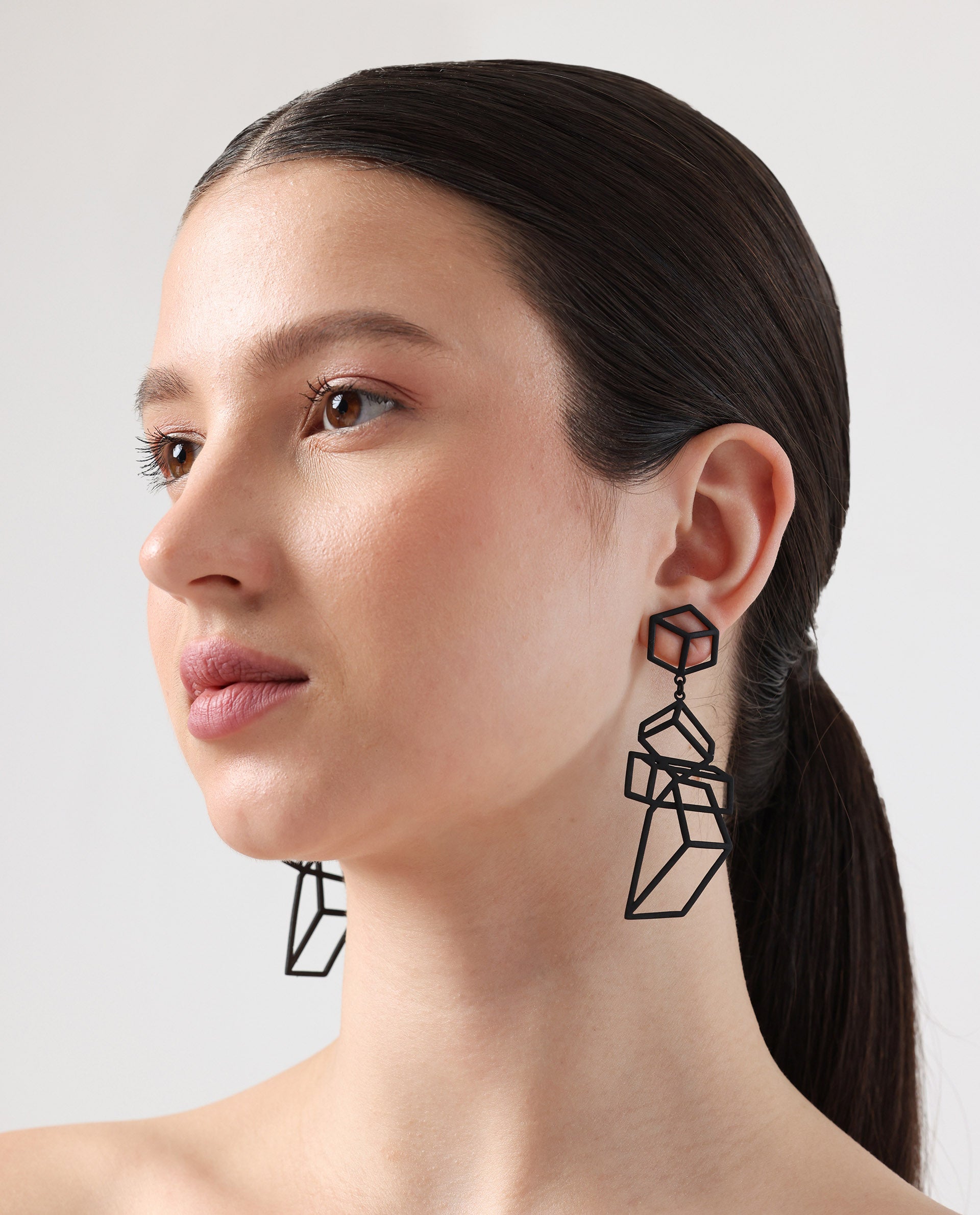 Rareism Women Pyramid Black Black Earring