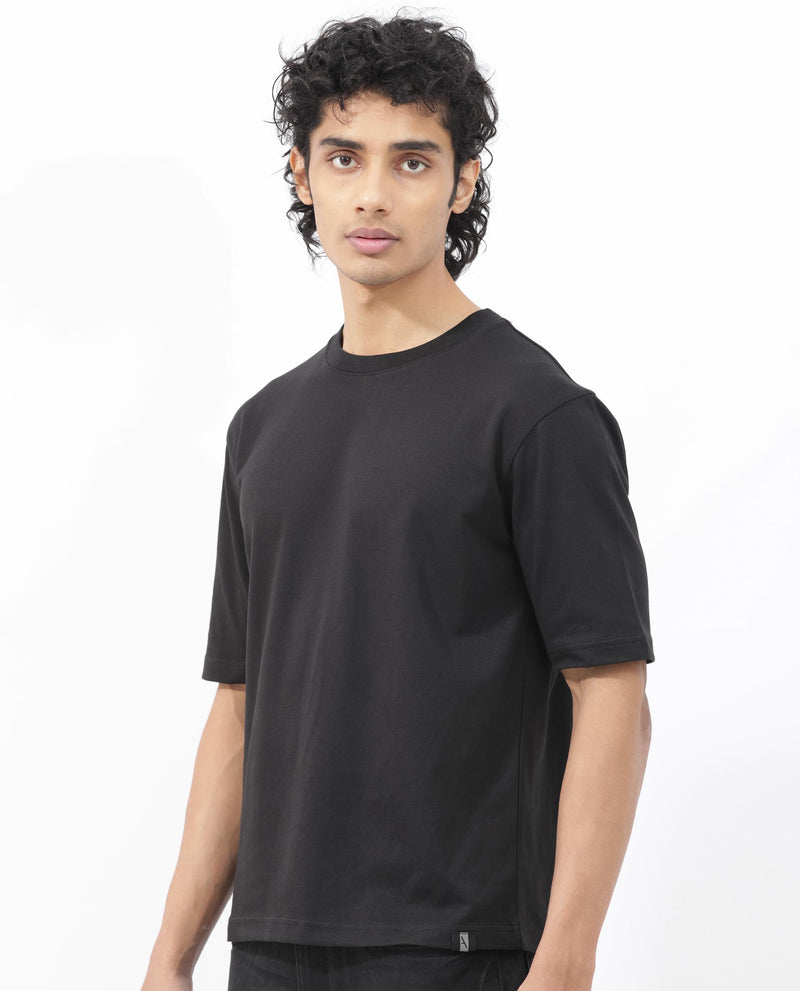 Rare Rabbit Men's Qlo Black Short Sleeve Solid T-Shirt