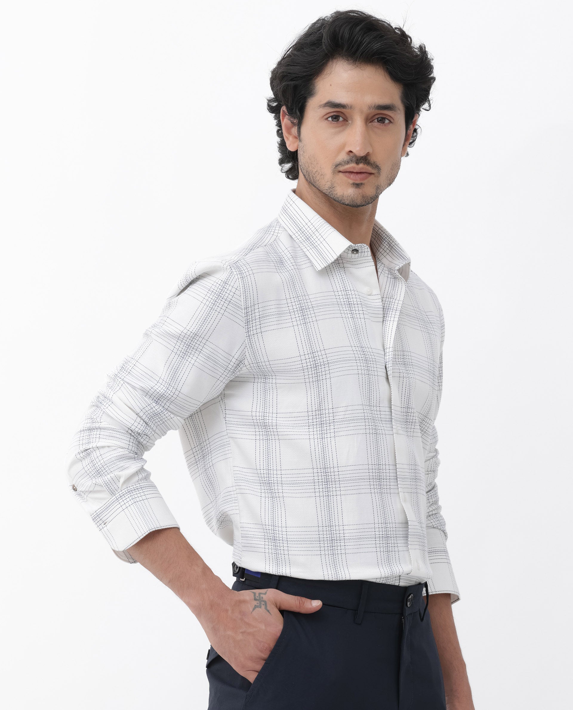 Rare Rabbit Mens Raul White Cotton Fabric Full Sleeves Checks Shirt