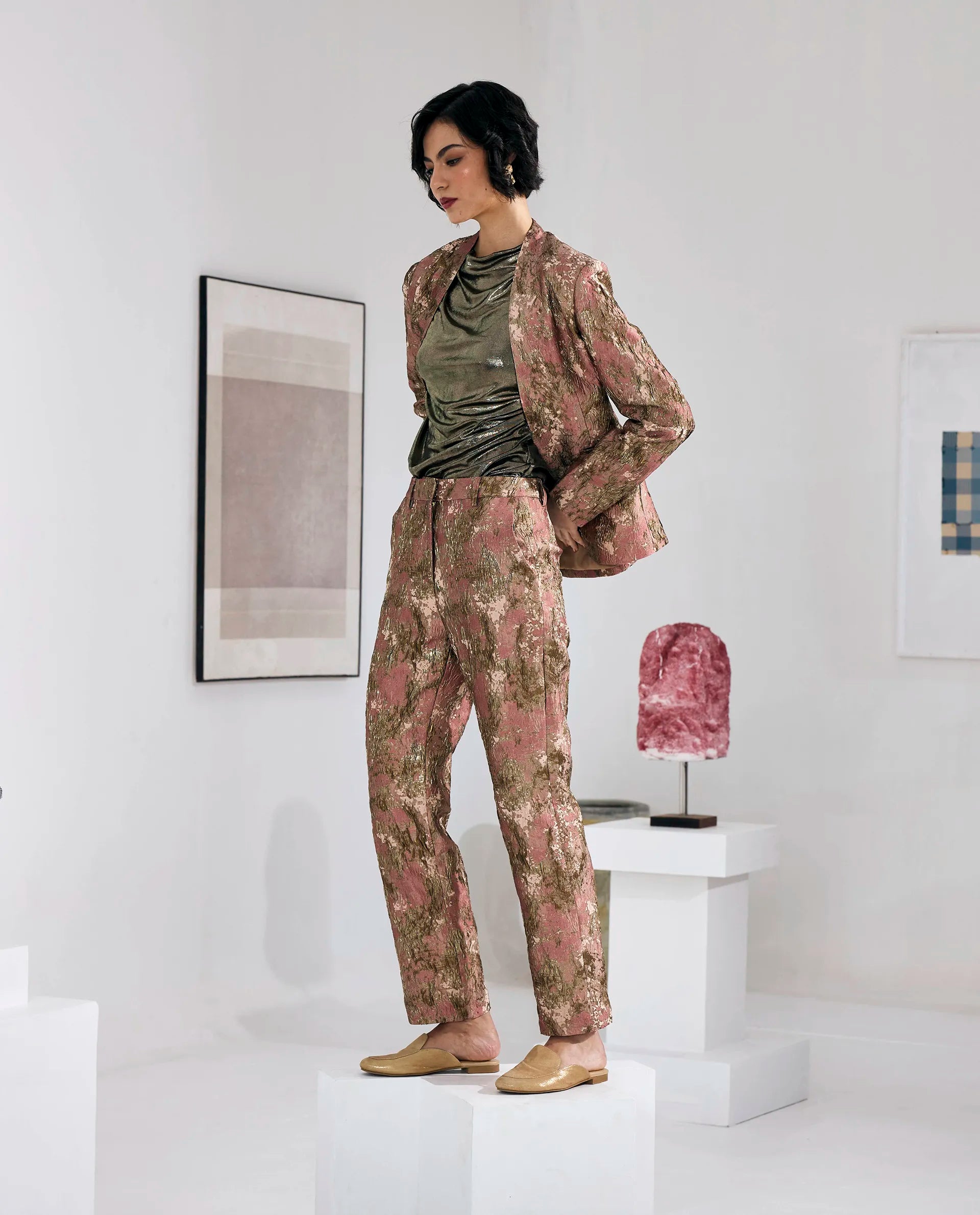 Rareism Women's Reshap-B Pink Poly Blend Tapered Ankle Length Jacquard Trouser