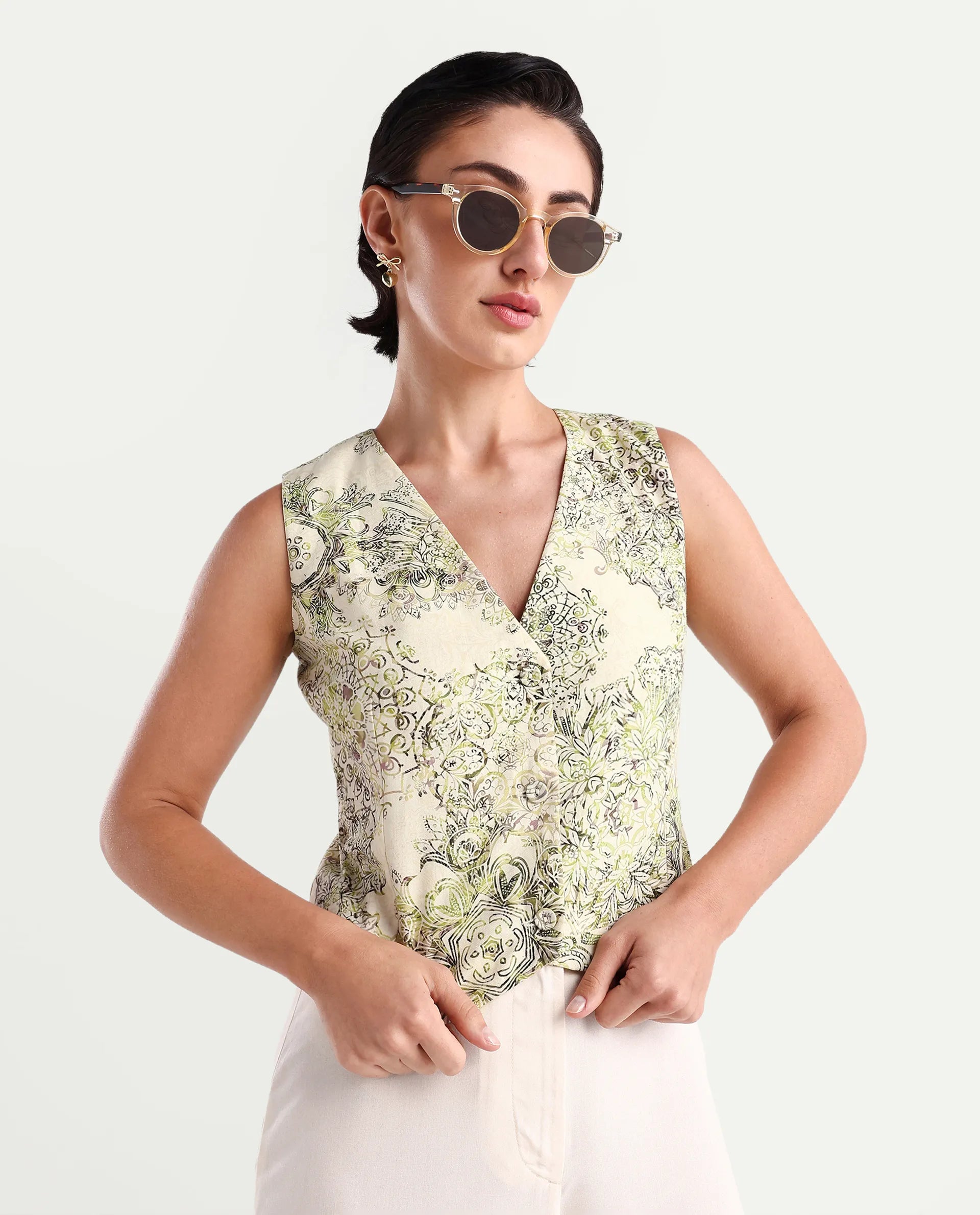 Rareism Women's Ronoz T Light Green Cotton V-Neck Abstract Print Sleeveless Crop Regular Fit Waist Coat
