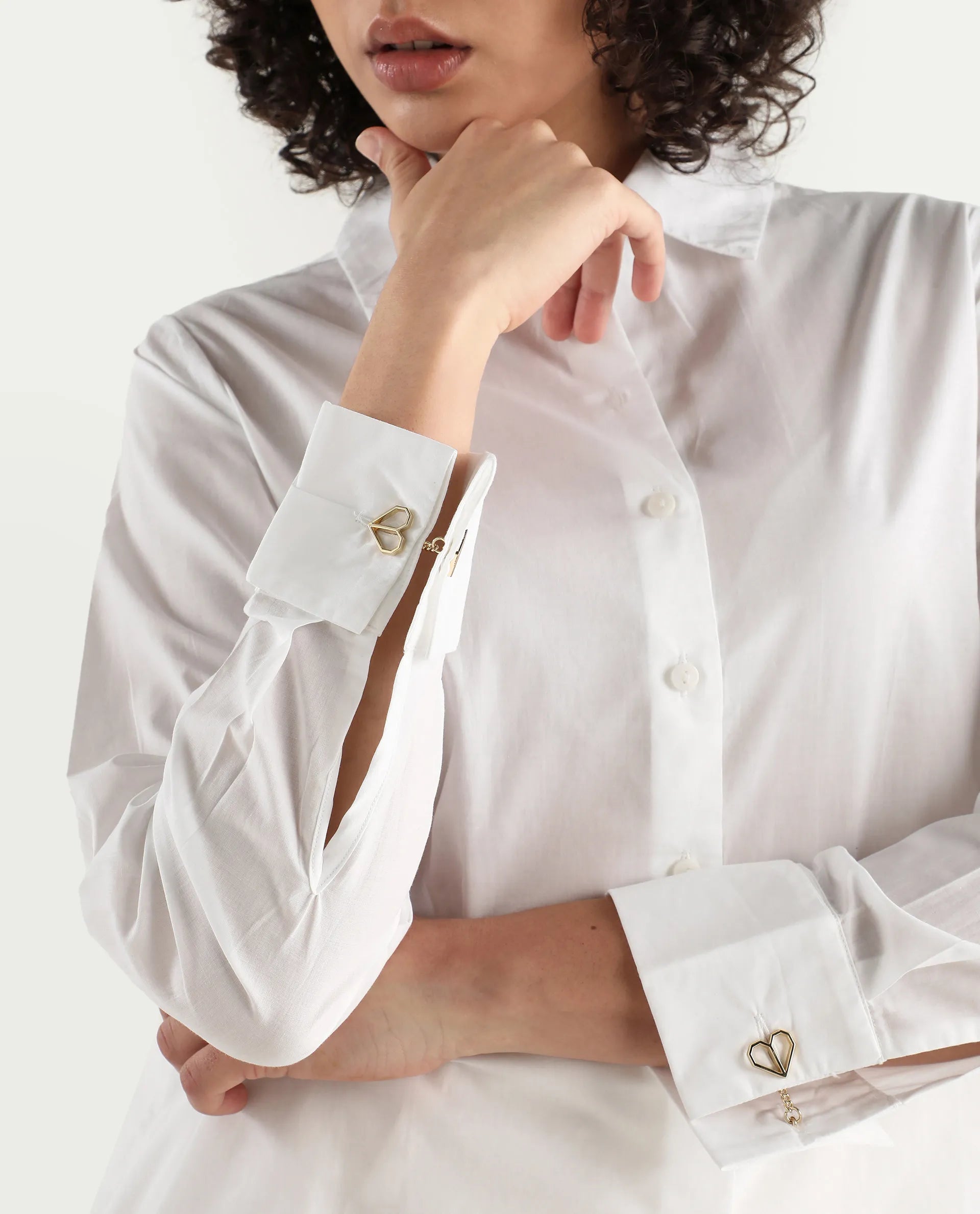 Rareism Women's Ronwio White Cotton Spread Collar Plain Cuffed Sleeve Crop Regular Fit Shirt