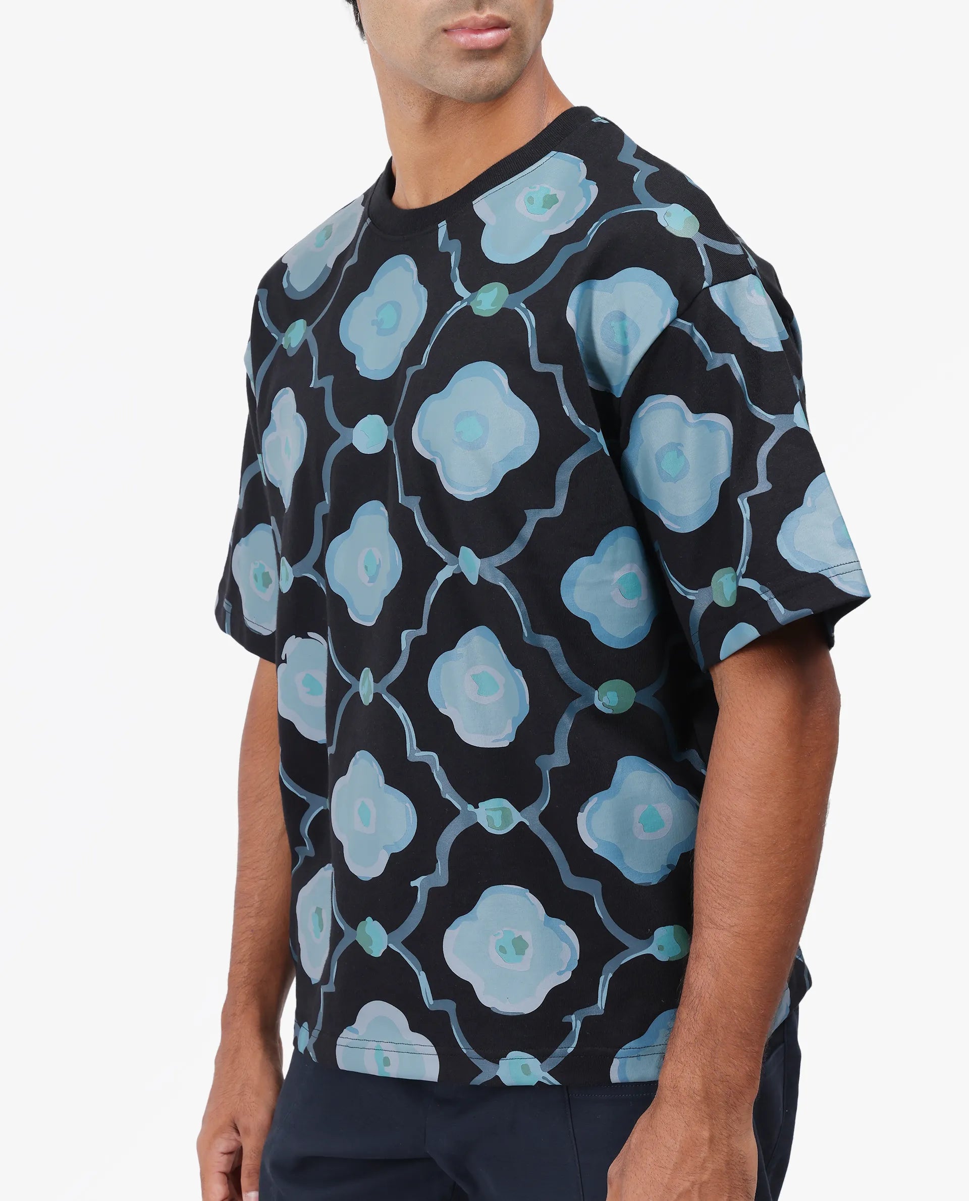 Rare Rabbit Men's Evino Black Cotton Graphic Print Oversized Fit Half Sleeve Crew Neck T-Shirt