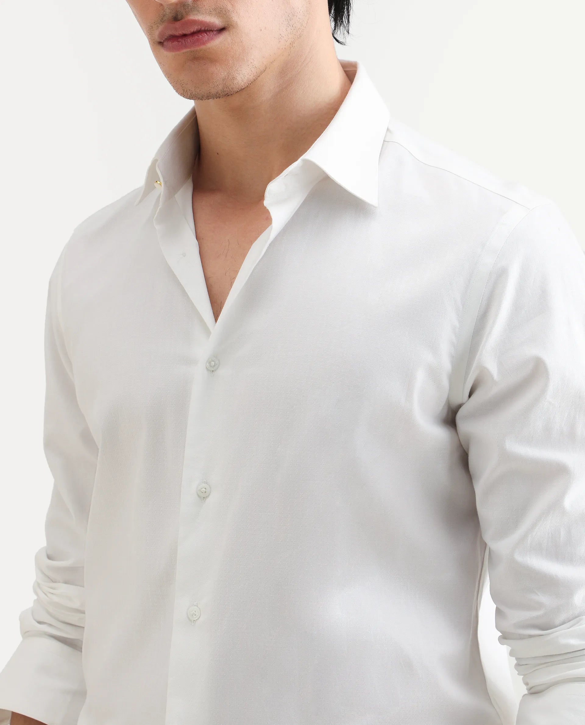 Rare Rabbit Men's Bliv White Cotton Spread Collar Regular Fit Plain Shirt