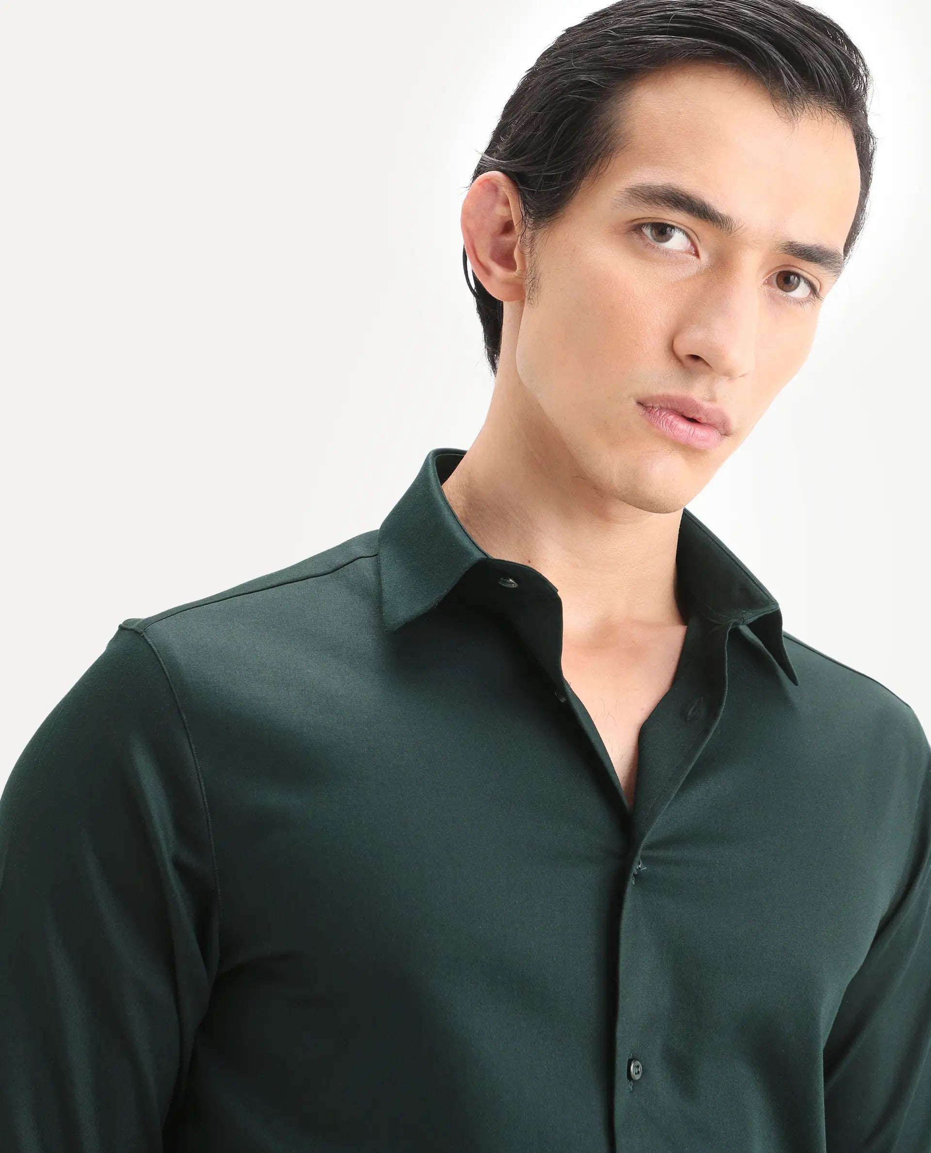 Rare Rabbit Men's Holla-Ss26 Dark Green Cotton Blend Fabric Full Sleeve Spread Collar Regular Fit Plain Shirt