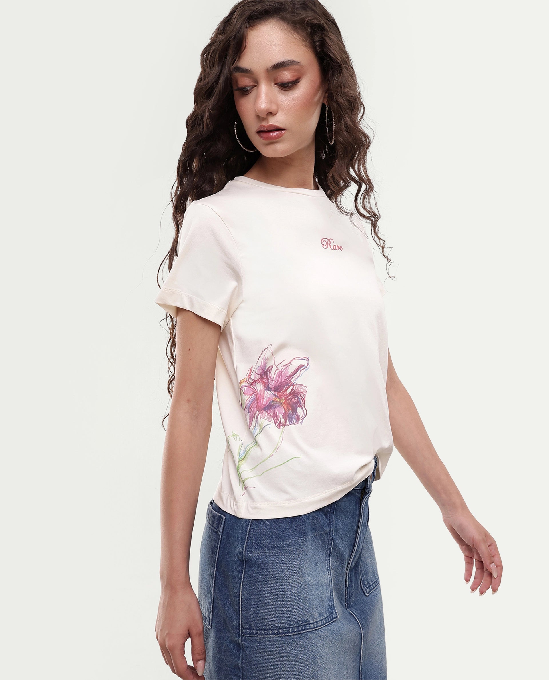 Rareism Women's Zikks Off White Cotton Blend Half Sleeve Regular Fit Floral Print T-Shirt