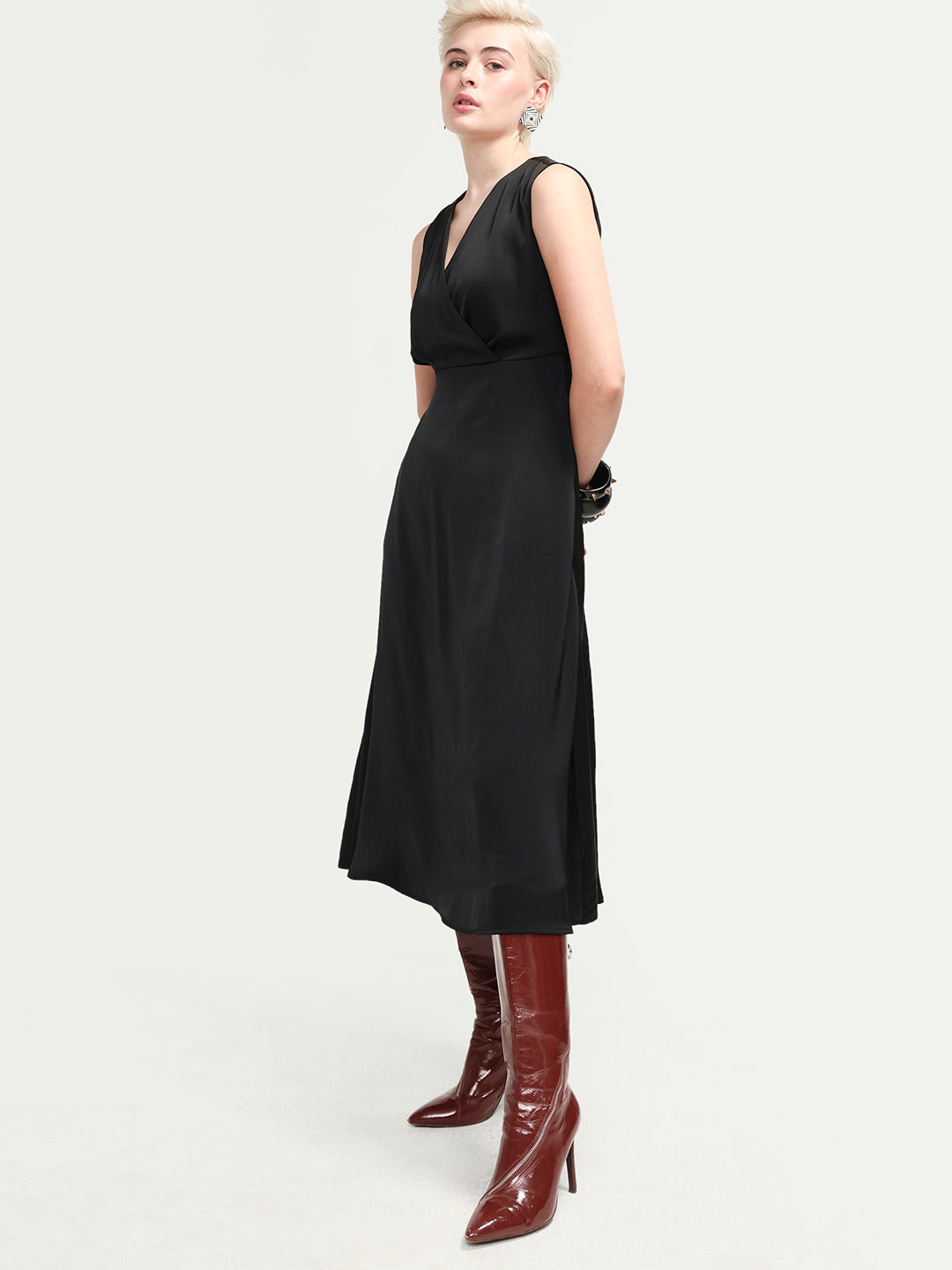 Rareism Women's Calen Black Cotton Satin Sleeveless A-Line Plain Dress
