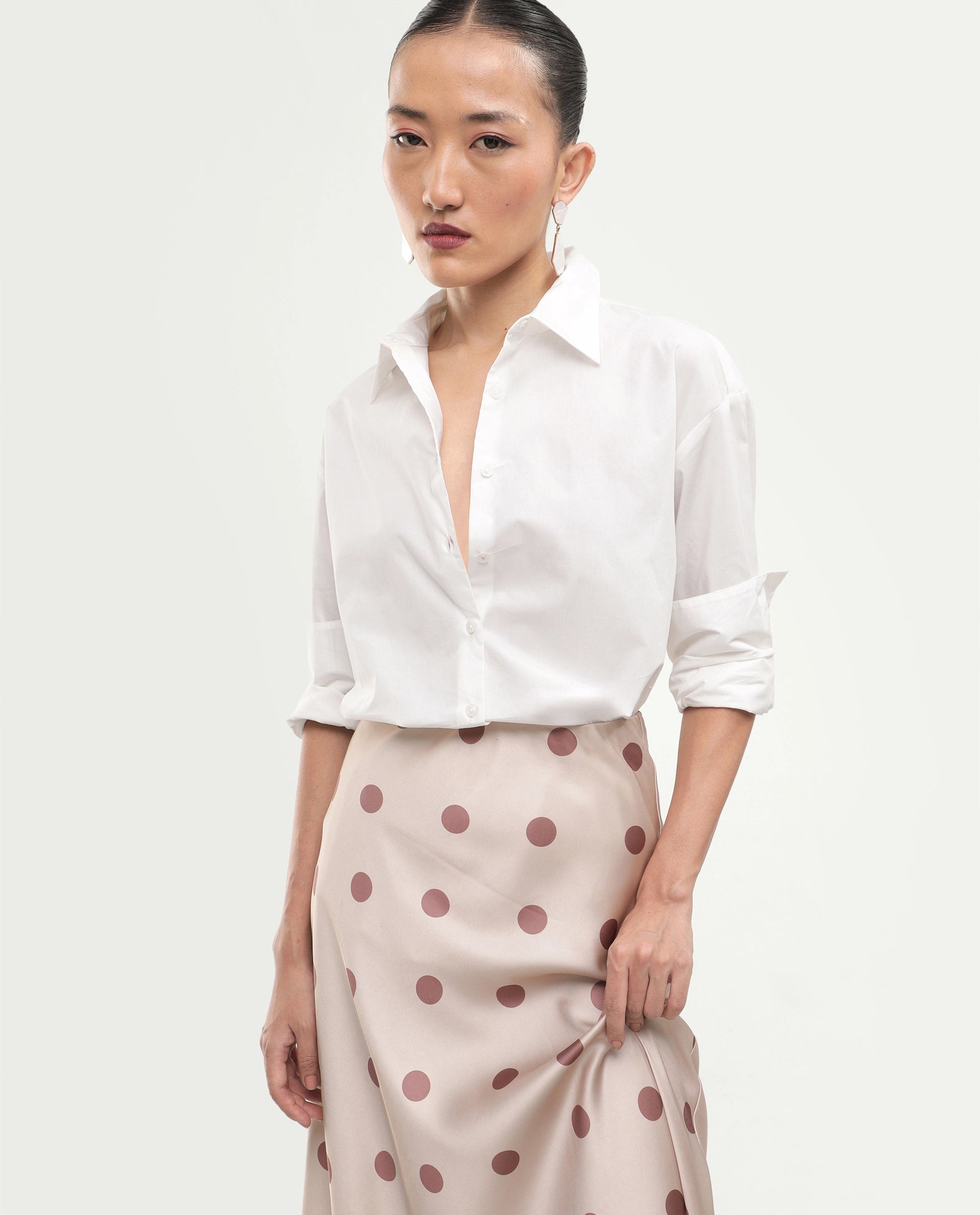 Rareism Women's Mewoki White Cotton Full Sleeve Spread Collar Regular Plain Shirt