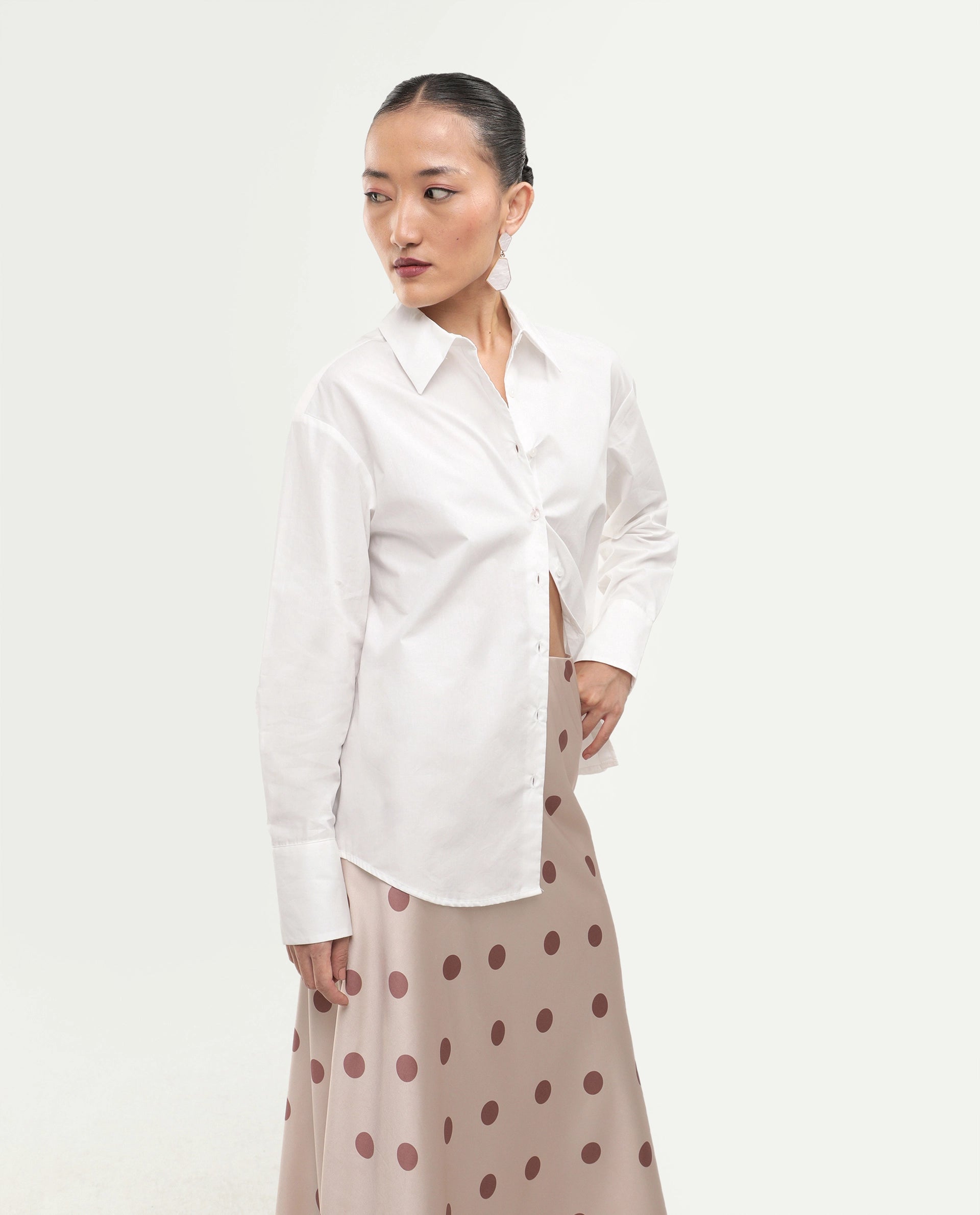 Rareism Women's Mewoki White Cotton Full Sleeve Spread Collar Regular Plain Shirt