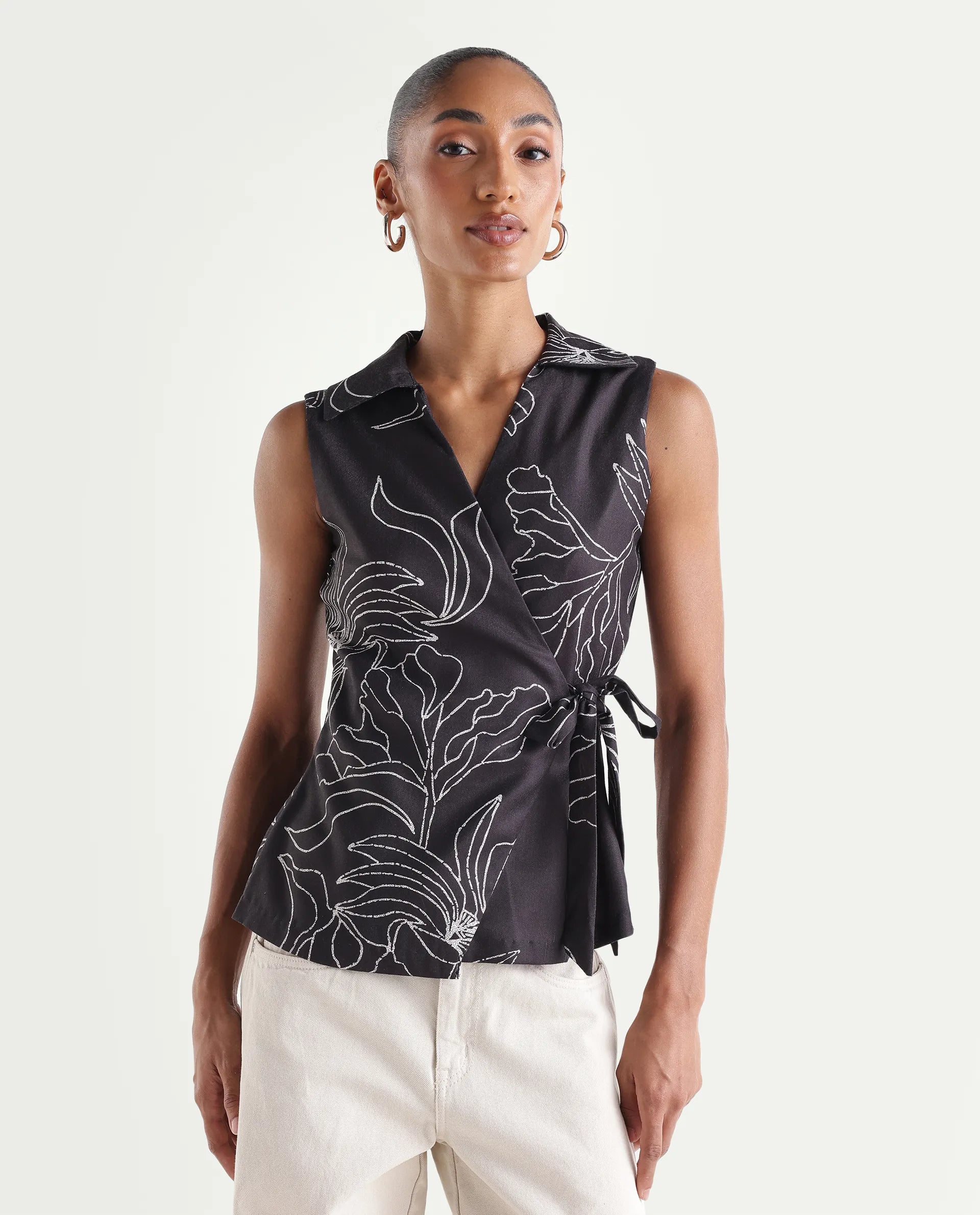 Rareism Women's Vanfu Black Polyester Sleeveless Regular Fit Floral Print Top