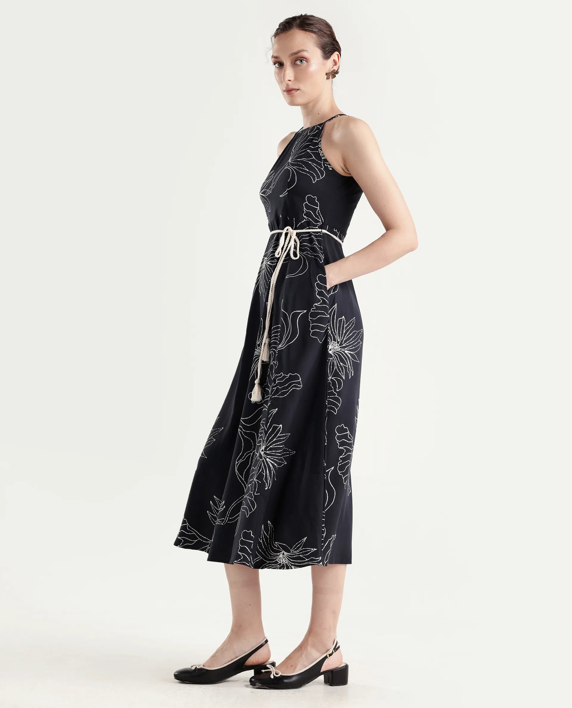 Rareism Women's Veana Black Viscose Sleeveless A-Line Floral Print Dress