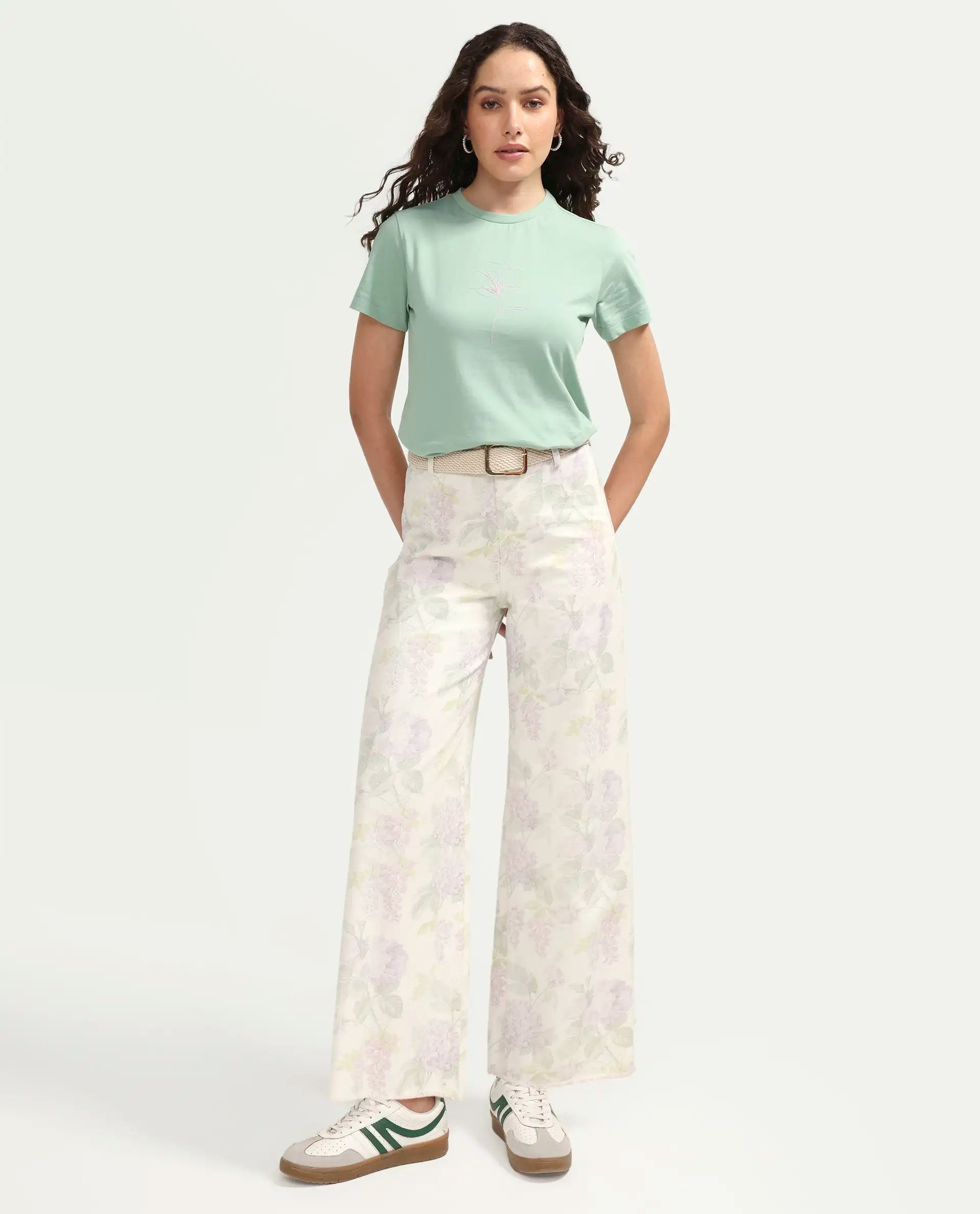 Rareism Women's Zexer Light Green Cotton Crew Neck Pull-On Regular Floral Print T-Shirt