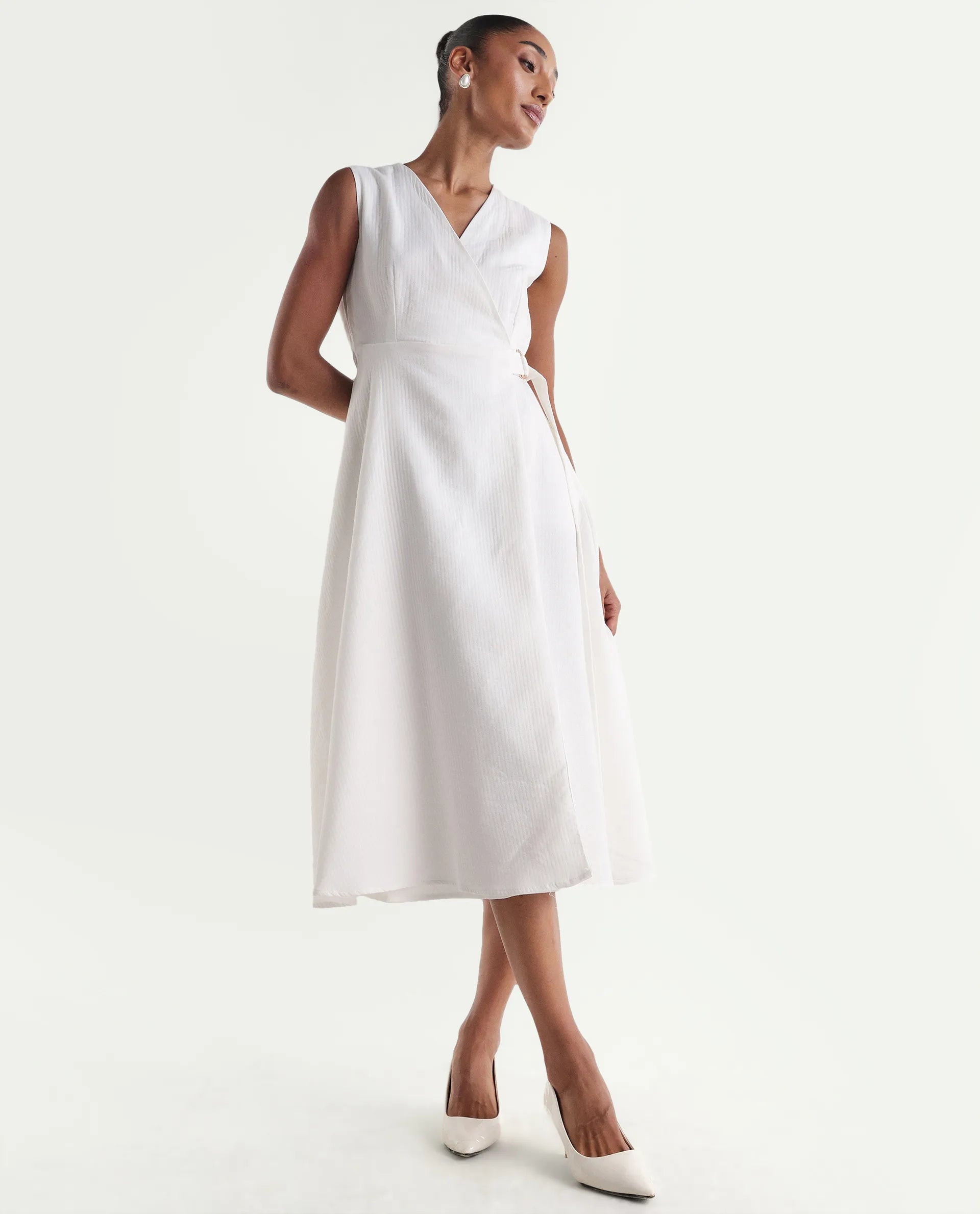 Rareism Women's Rulet Primary Beige Cotton Sleeveless V-Neck A-Line Plain Dress