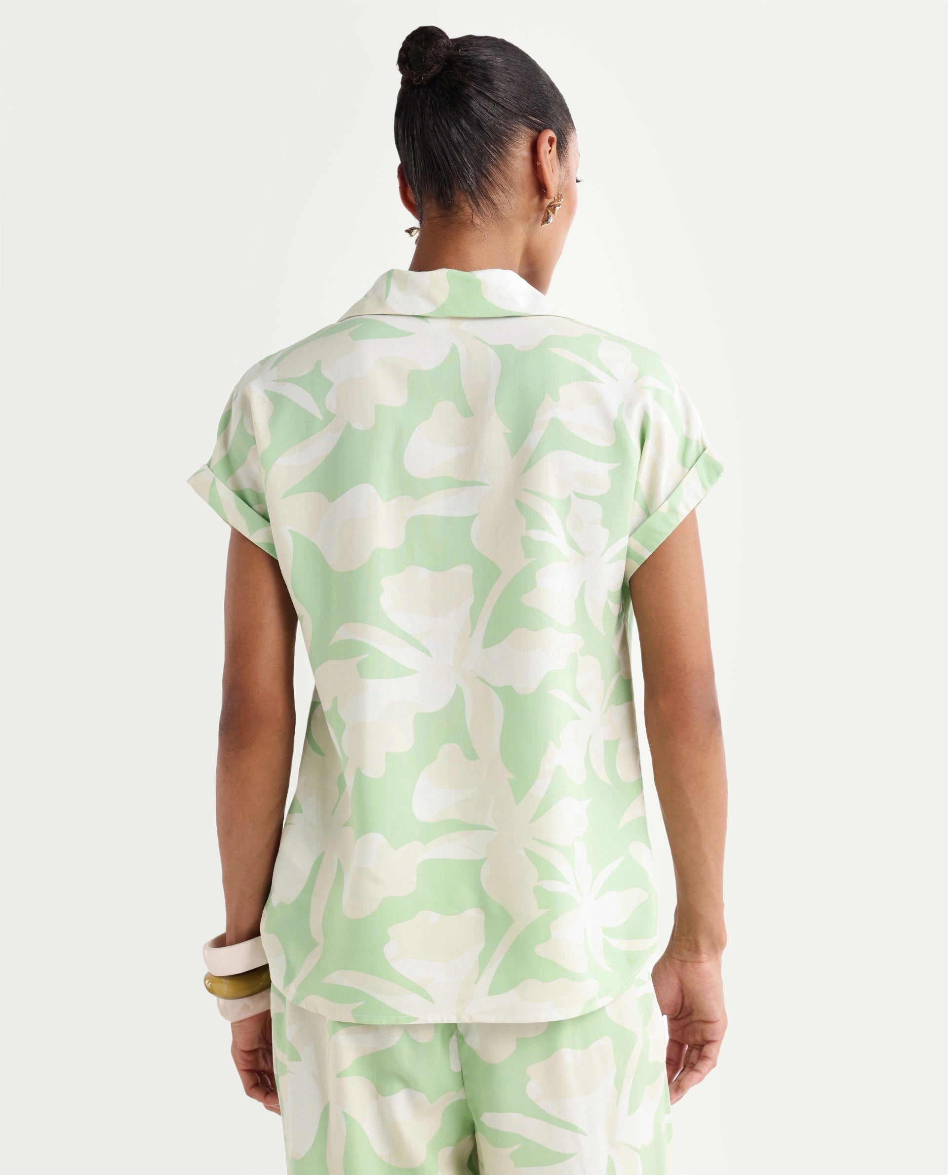 Rareism Women's Vasin-T Light Green Viscose Johnny Collar Boxy Abstract Print Top