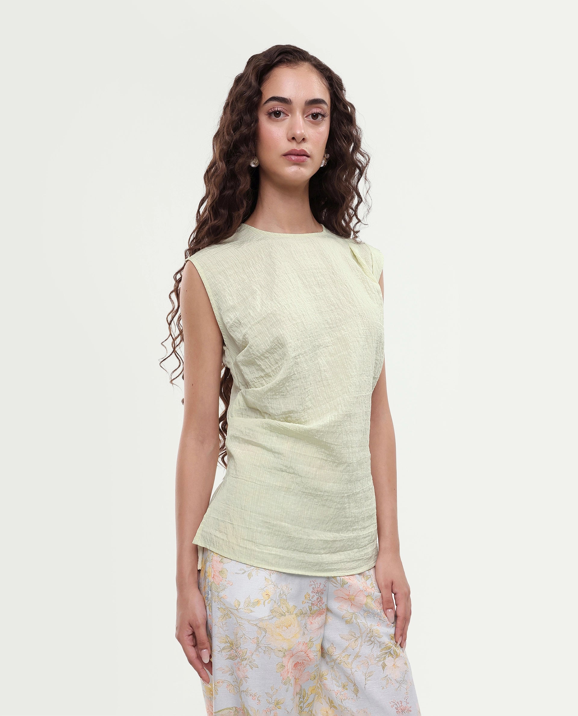 Rareism Women's Daca Light Green Viscose Blend Crew Neck Button Regular Plain Top