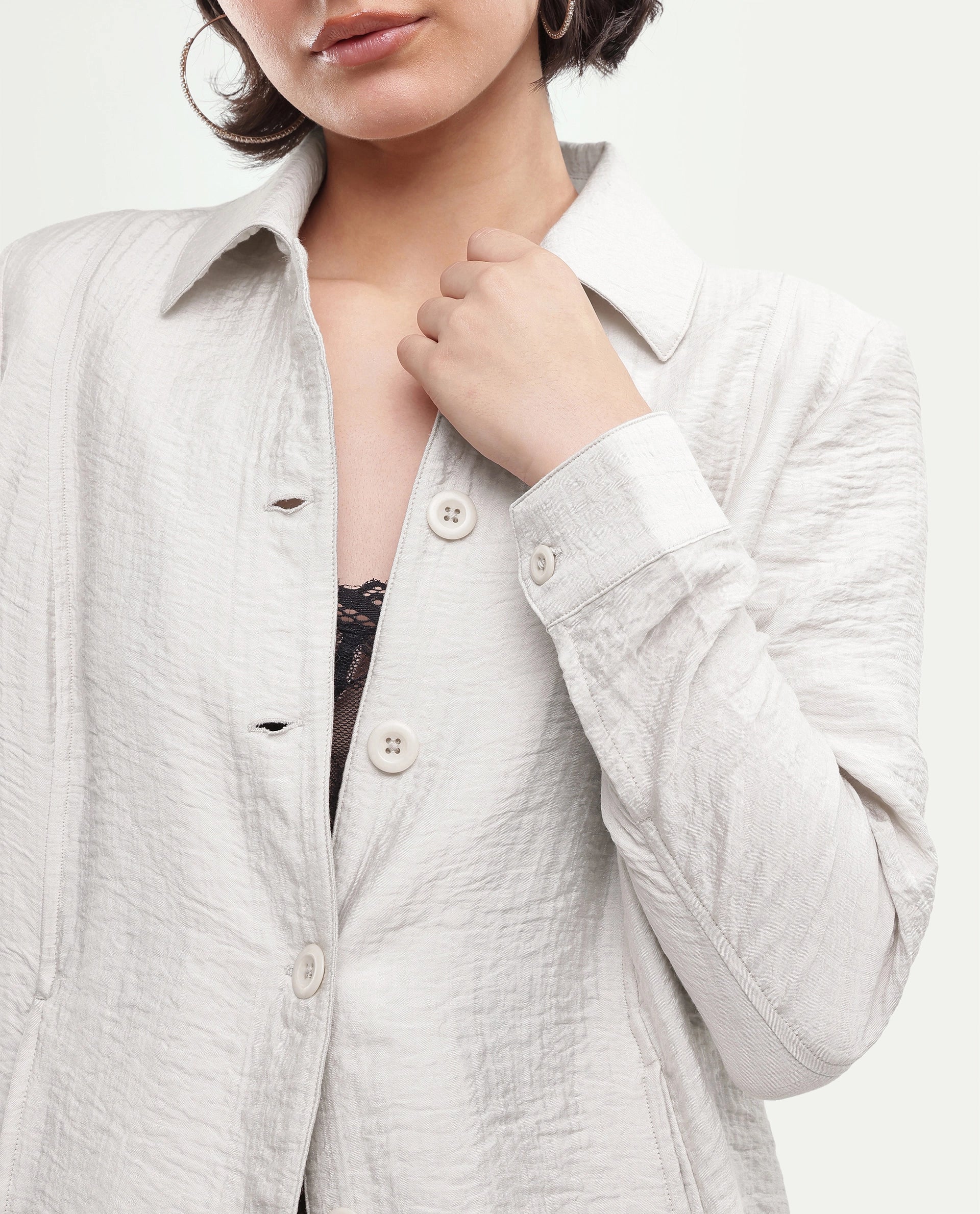 Rareism Women's Dion-T Off White Viscose Blend Spread Collar Button Boxy Plain Shacket