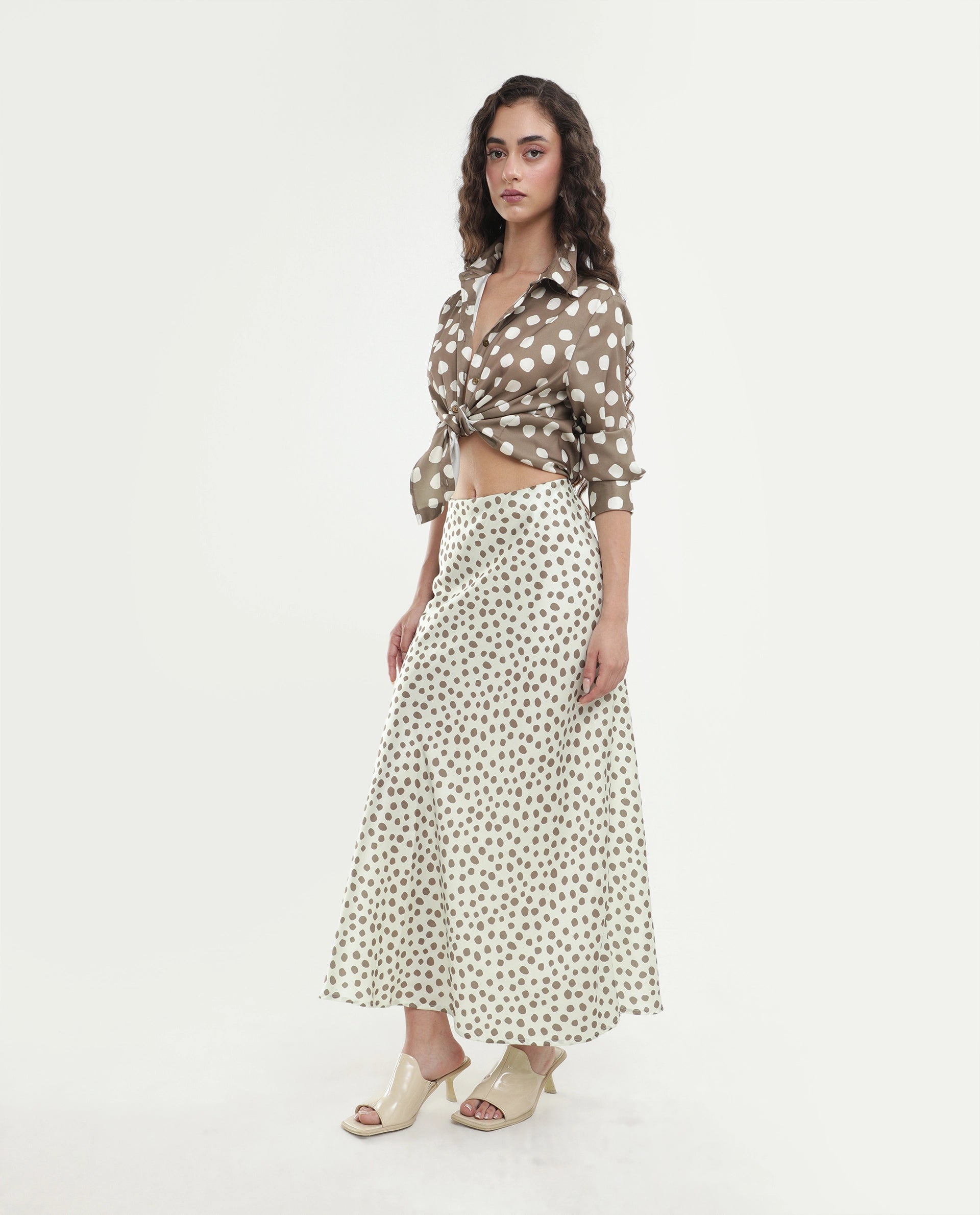 Rareism Women's Polron White Polyester Elastic Fit And Flare Polka Print Skirt
