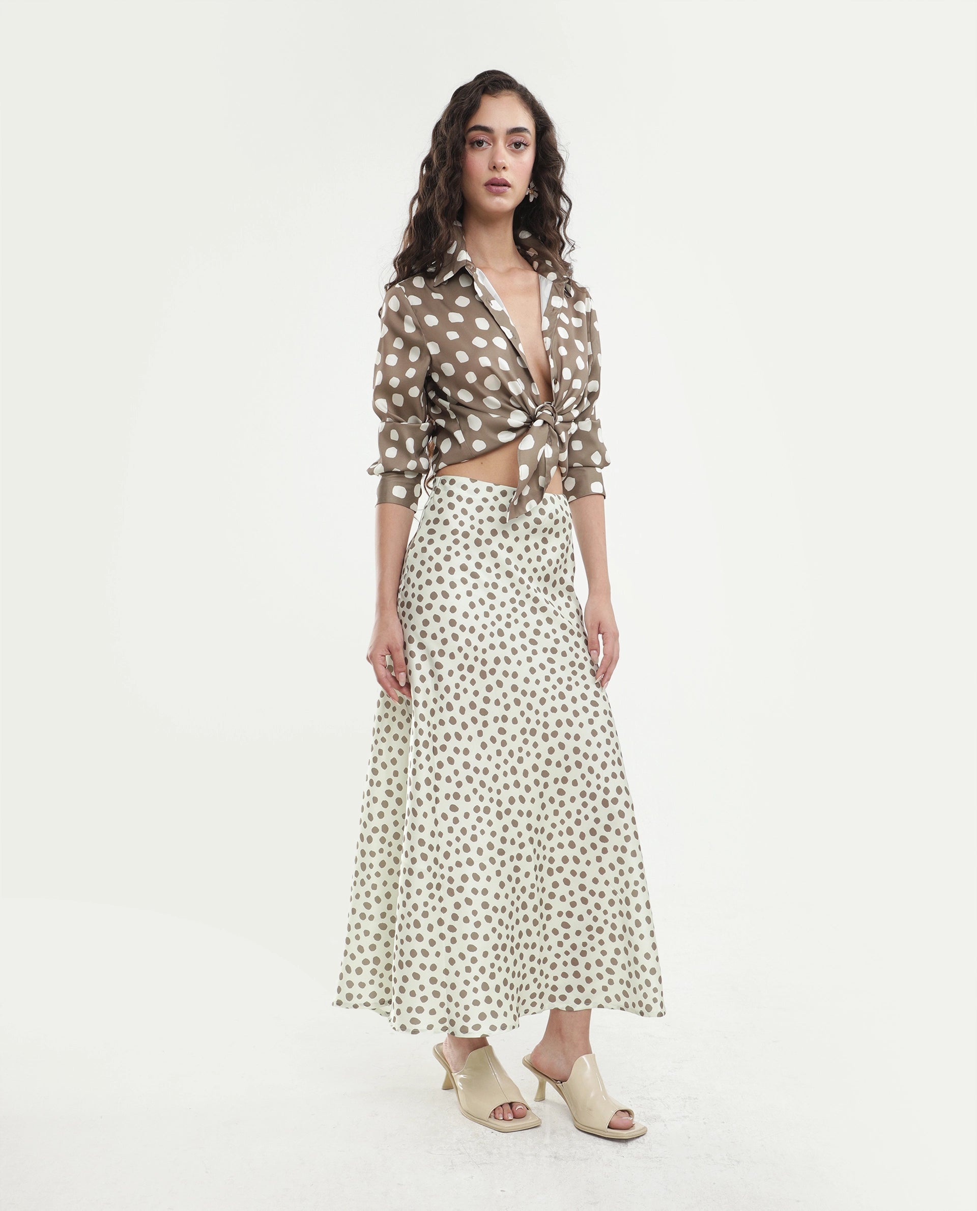 Rareism Women's Polron White Polyester Elastic Fit And Flare Polka Print Skirt