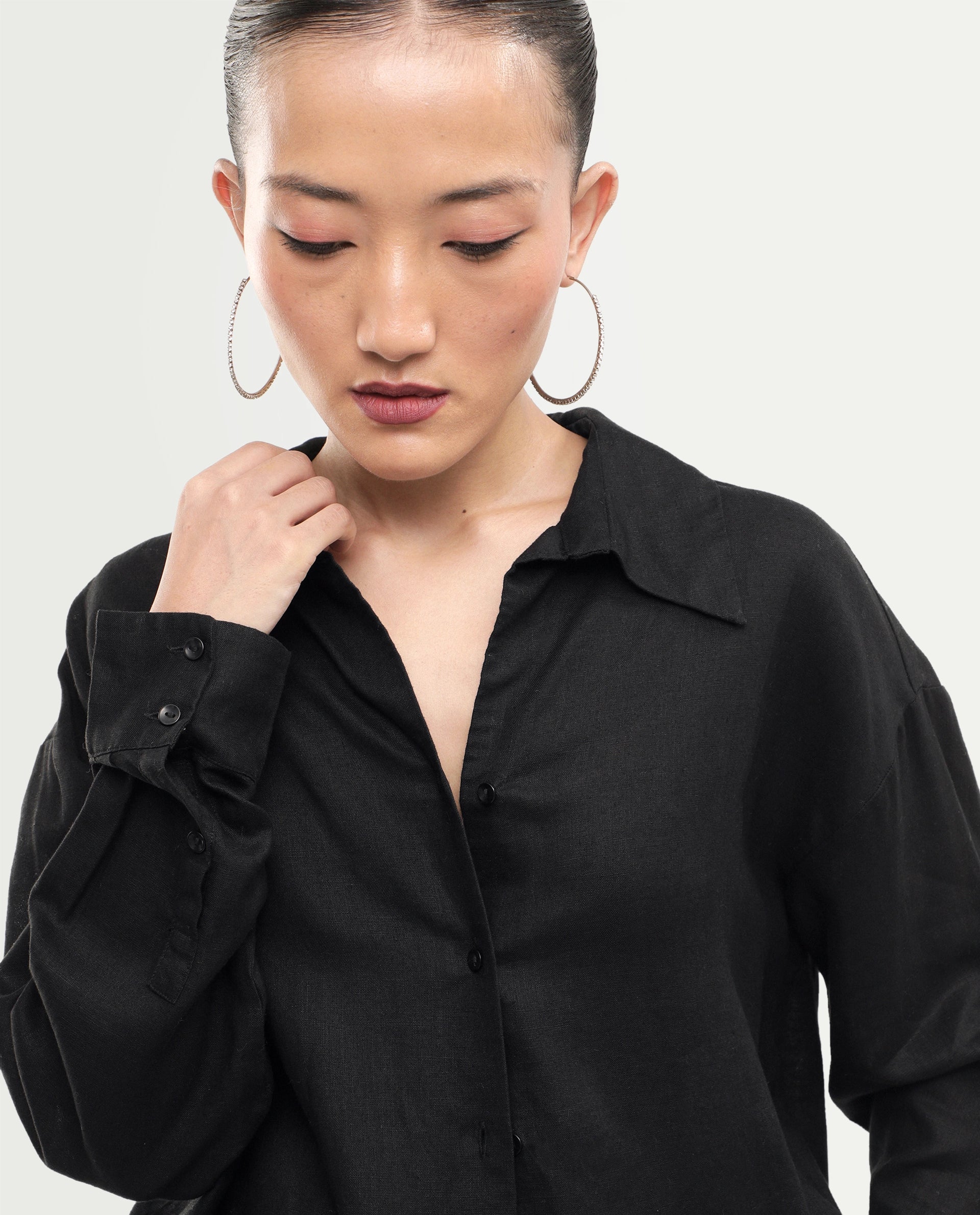 Rareism Women's Uganda Black Linen Spread Collar Regular Plain Shirt