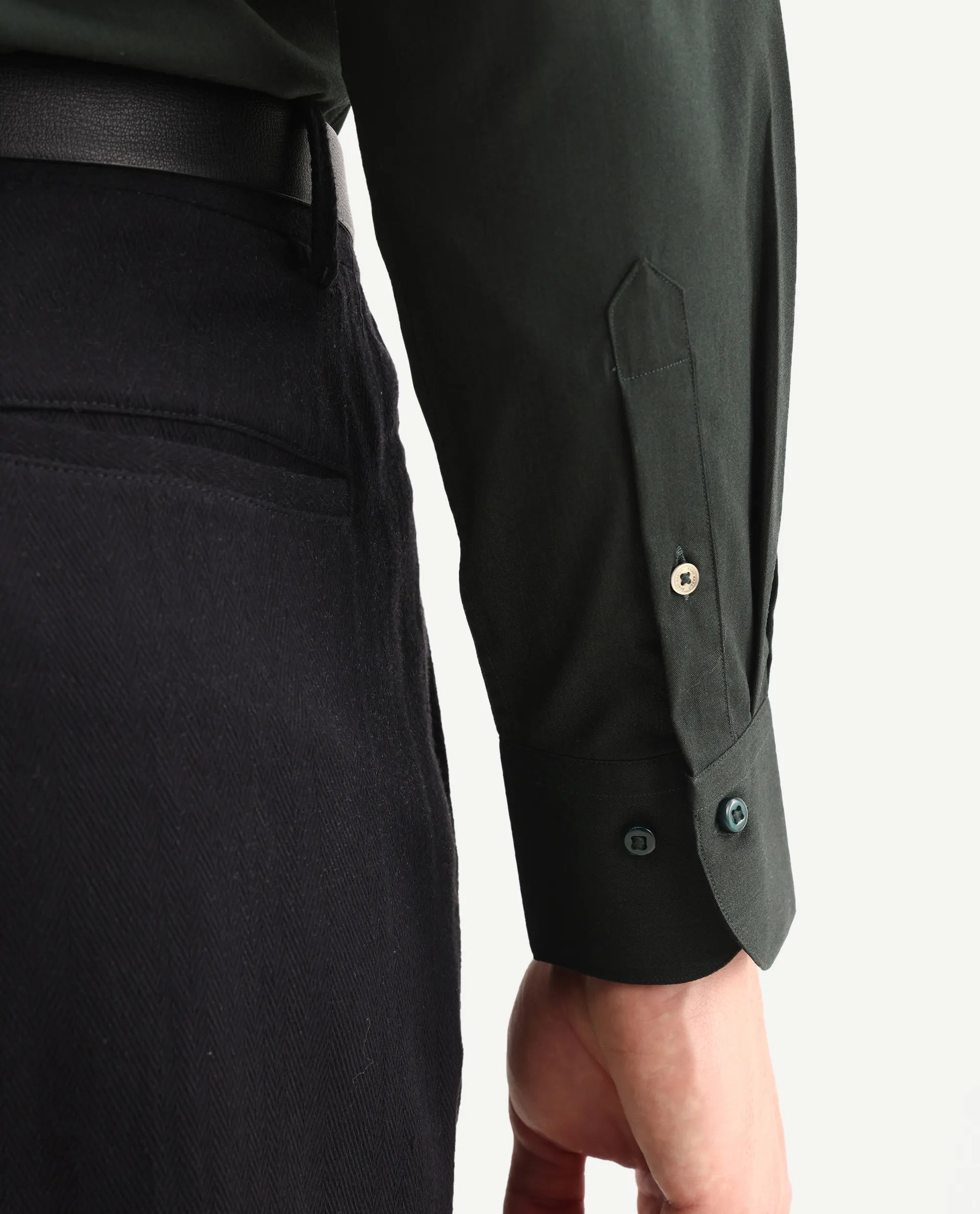 Rare Rabbit Men's Vorta Dark Green Polyester Blend Spread Collar Regular Plain Shirt