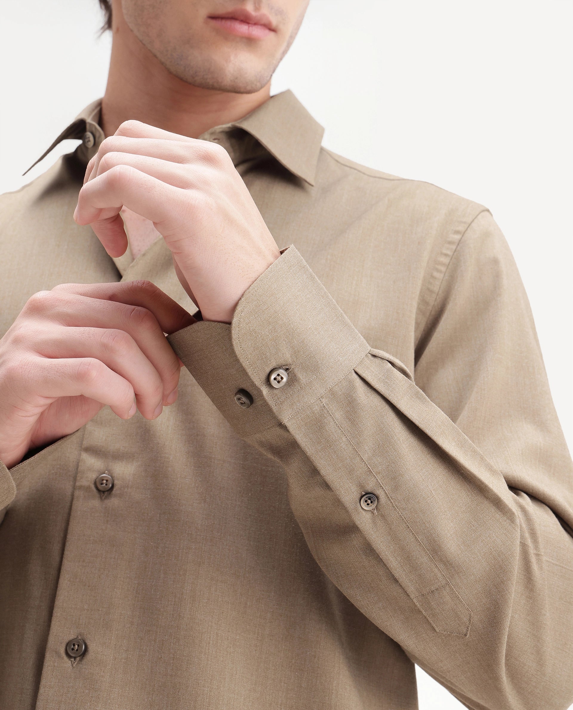 Rare Rabbit Men's Gunjo-Aw26 Dusky Green Polyester Blend Spread Collar Regular Plain Shirt
