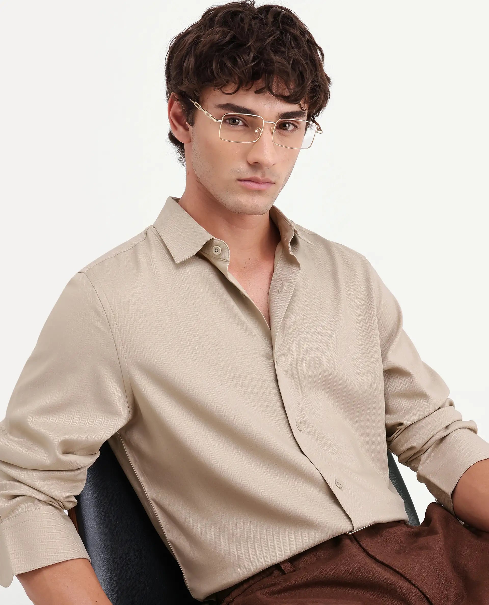 Rare Rabbit Men's Mer-Aw26 Beige Polyester Blend Spread Collar Regular Plain Shirt