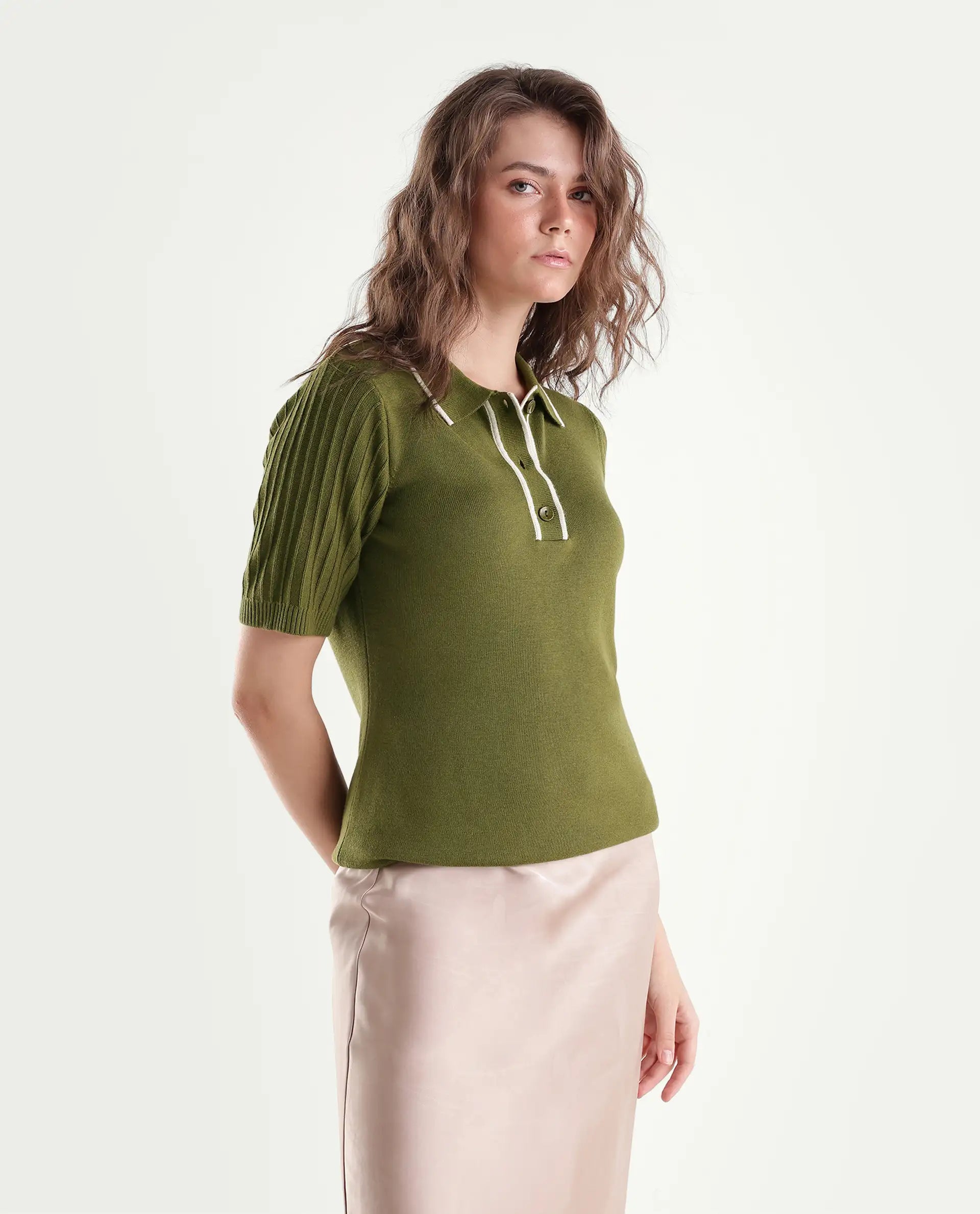 Rareism Women's Knitupaw26 Off White Viscose Blend Spread Collar Regular Fit Plain Top
