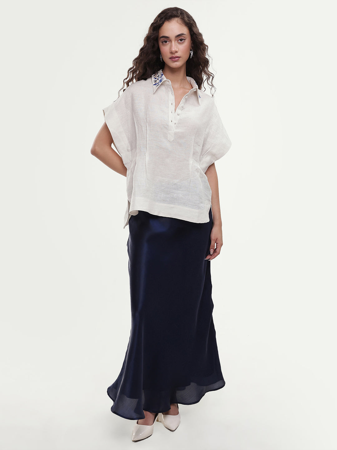 Rareism Women's Rubor Primary Off White 100% Linen Spread Collar Button Boxy Plain Top