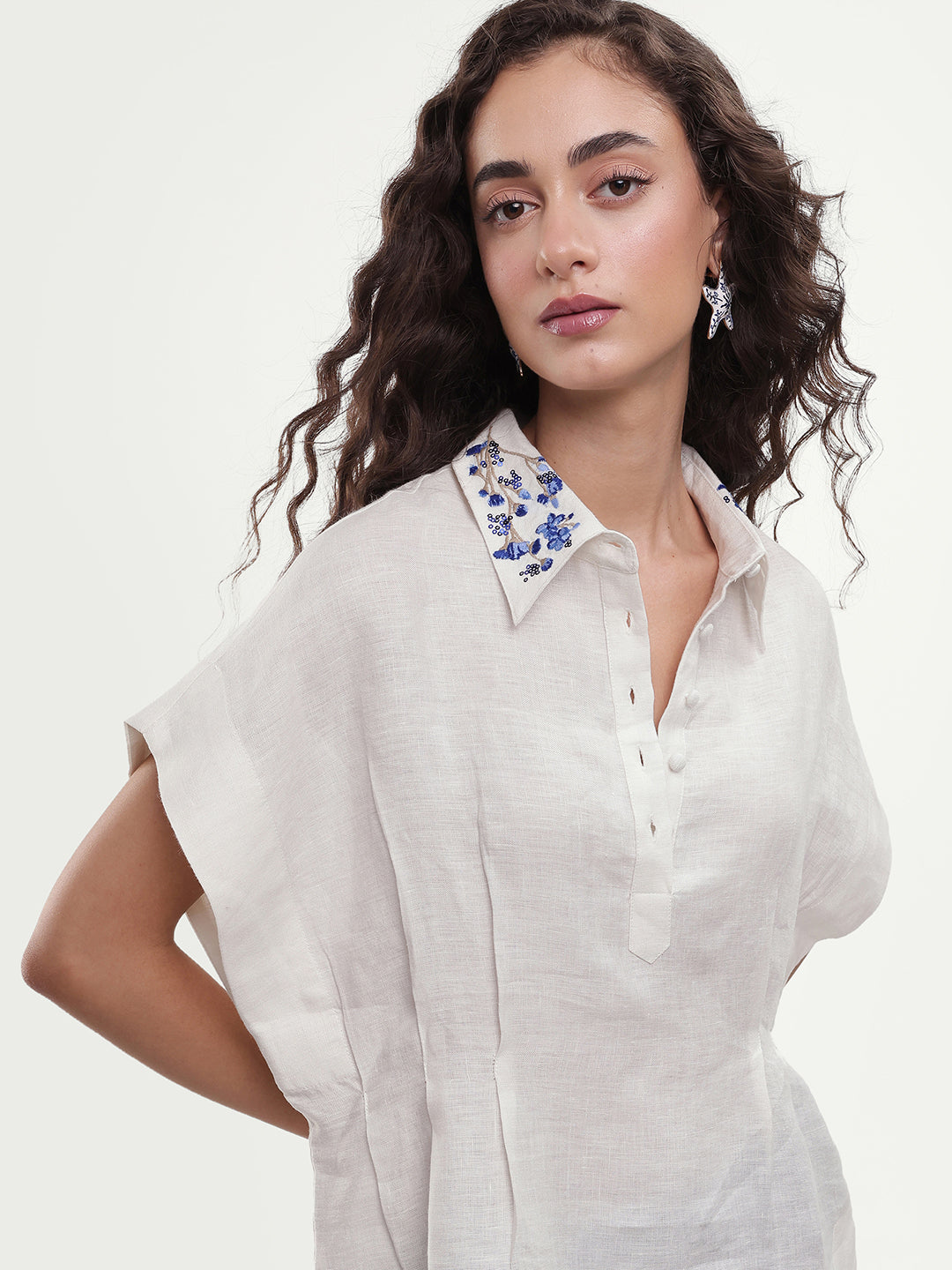 Rareism Women's Rubor Primary Off White 100% Linen Spread Collar Button Boxy Plain Top