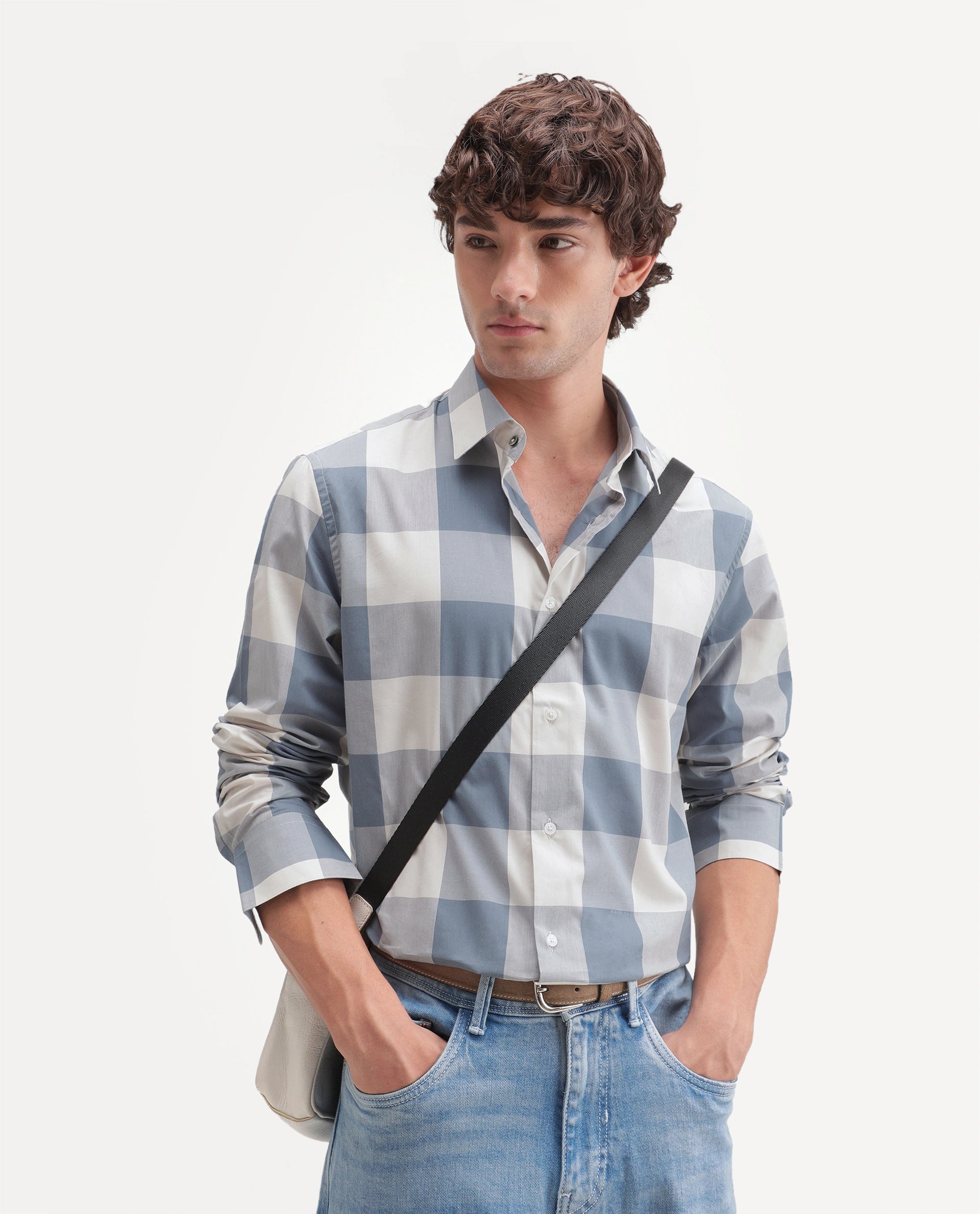 Rare Rabbit Men's Gryx Blue Cotton Blend Spread Collar Button Regular Checked Shirt