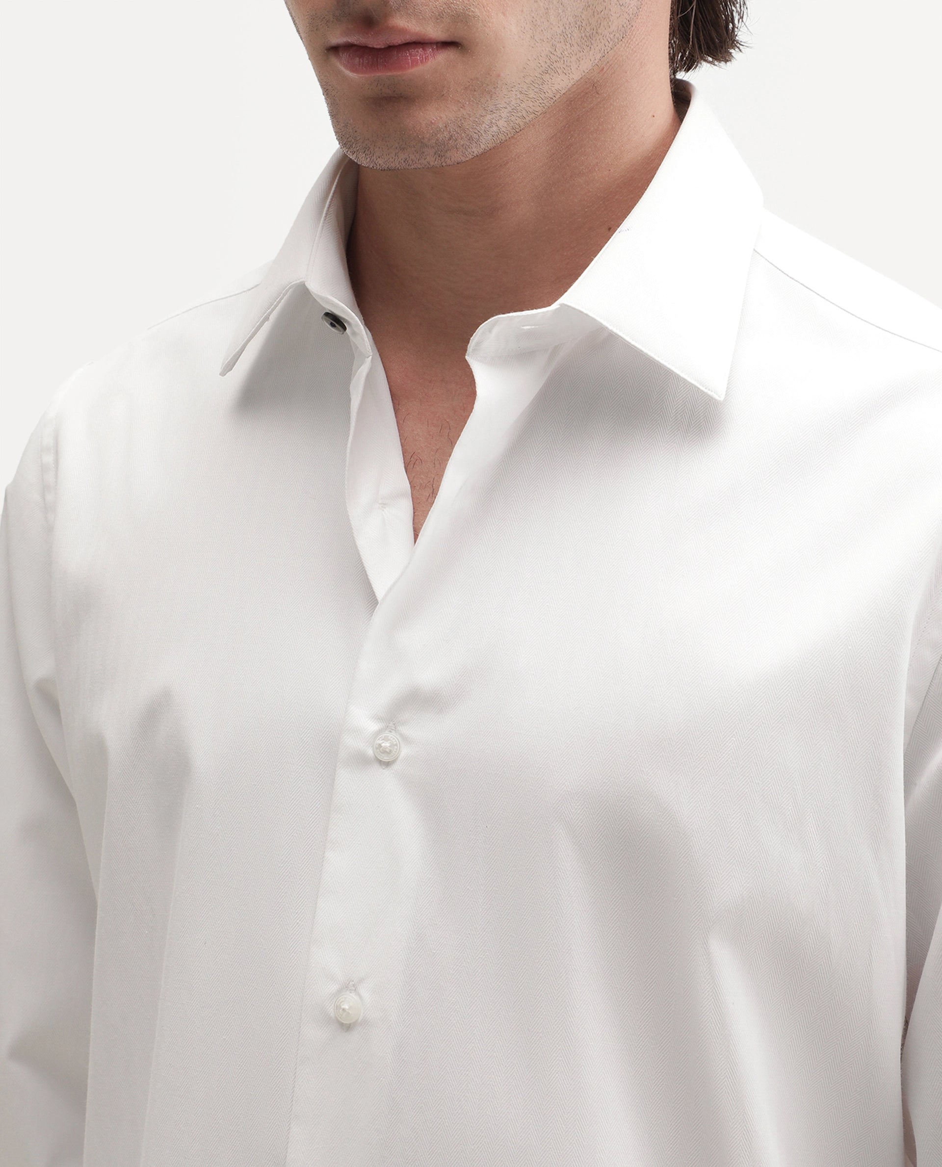 Rare Rabbit Men's Alvor Primary White Polyester Blend Spread Collar Button Regular Plain Shirt