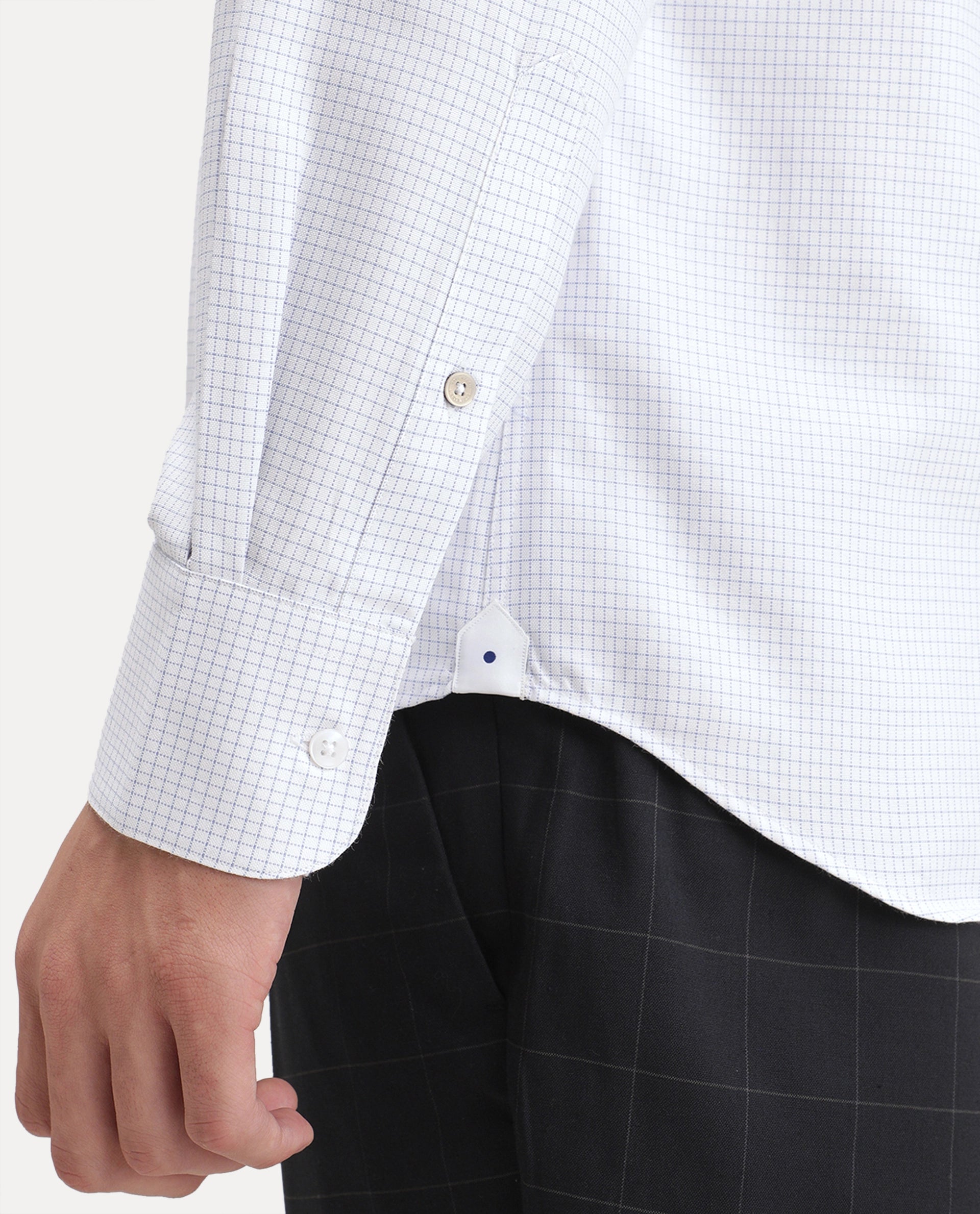 Rare Rabbit Men's Eral Primary White Polyester Blend Spread Collar Button Regular Checked Shirt