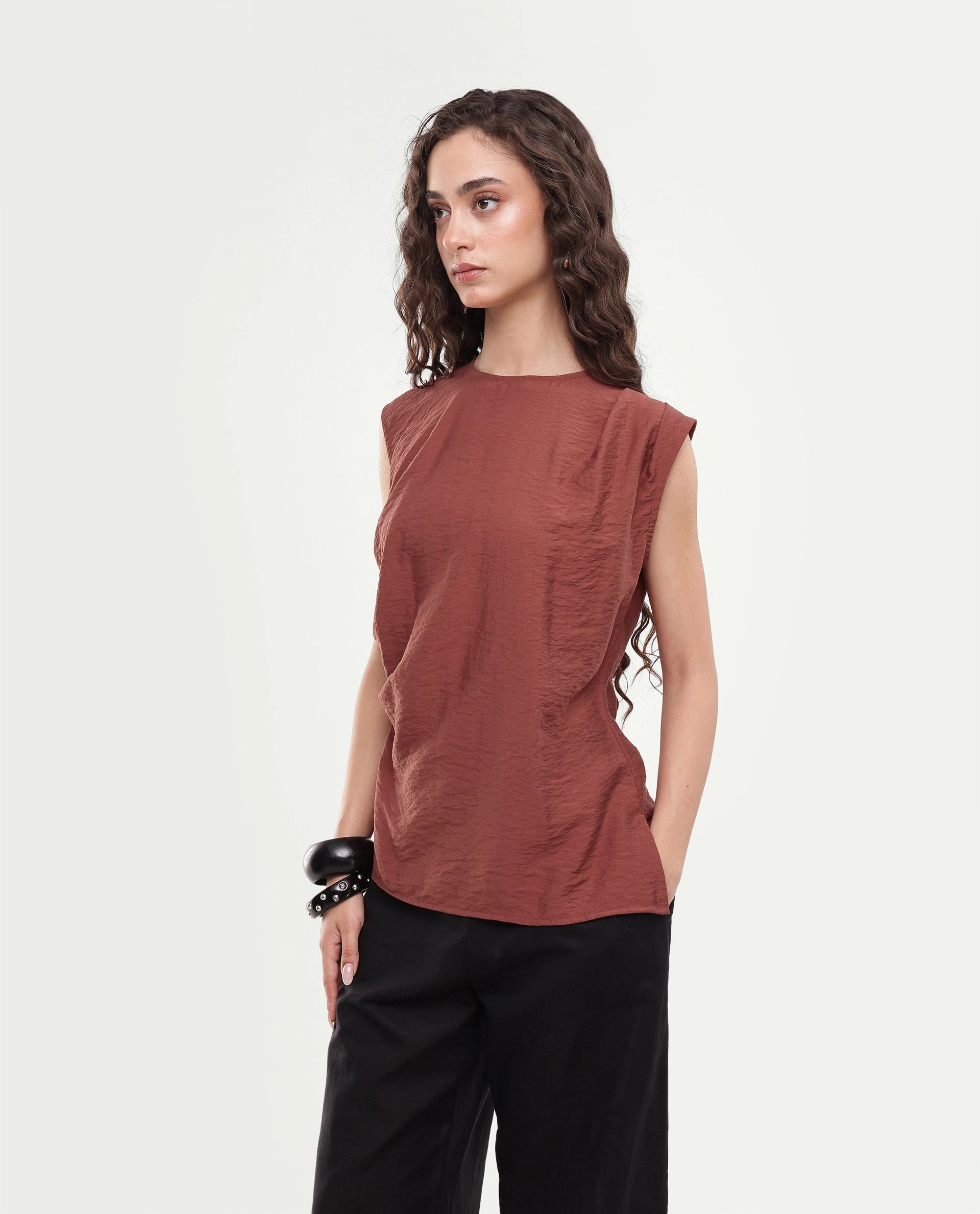 Rareism Women's Gica Dark Rust Plain Viscose Blend Regular Sleeveless Top